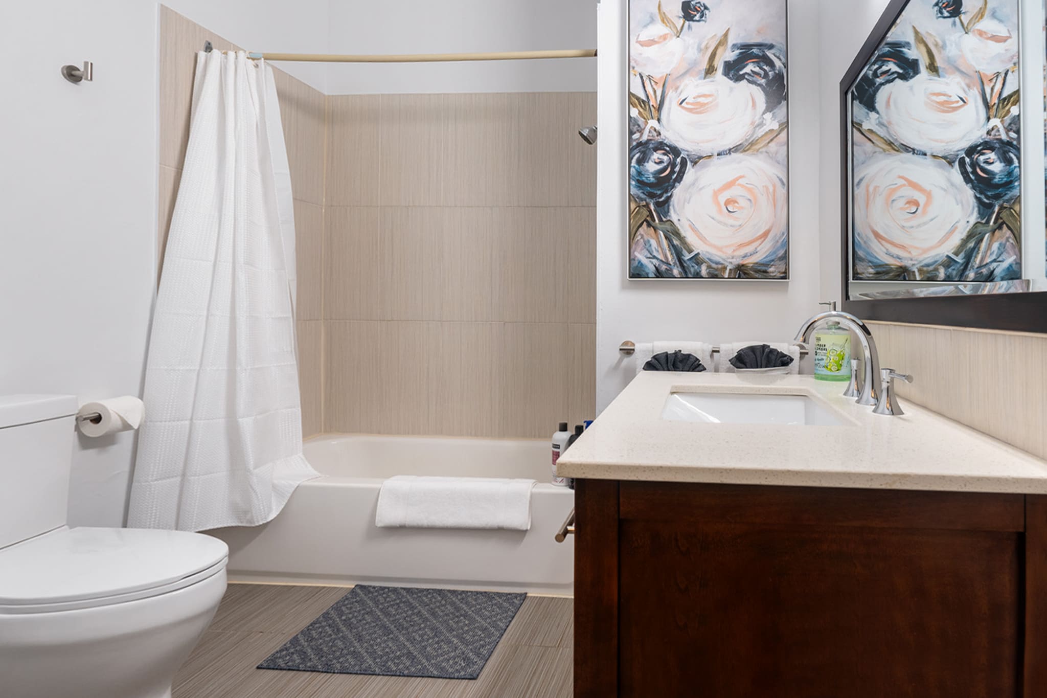 Full Bathroom 1