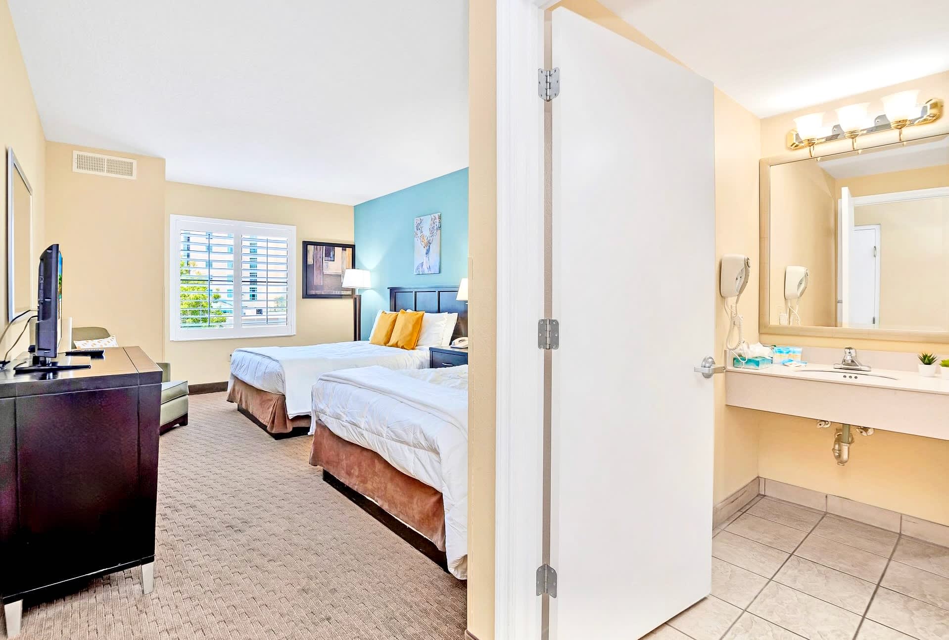 Full Bathroom 1