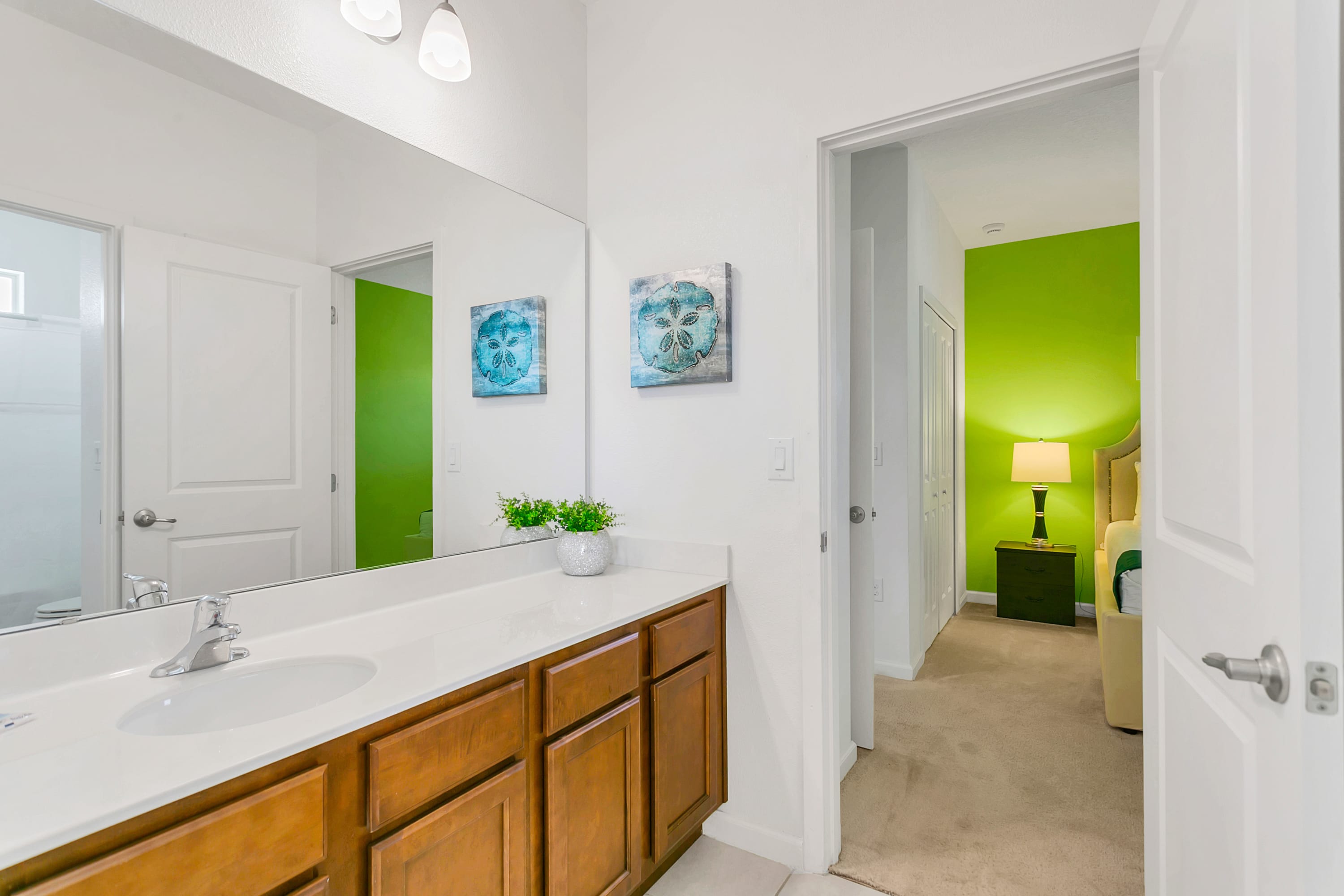 Full Bathroom 2