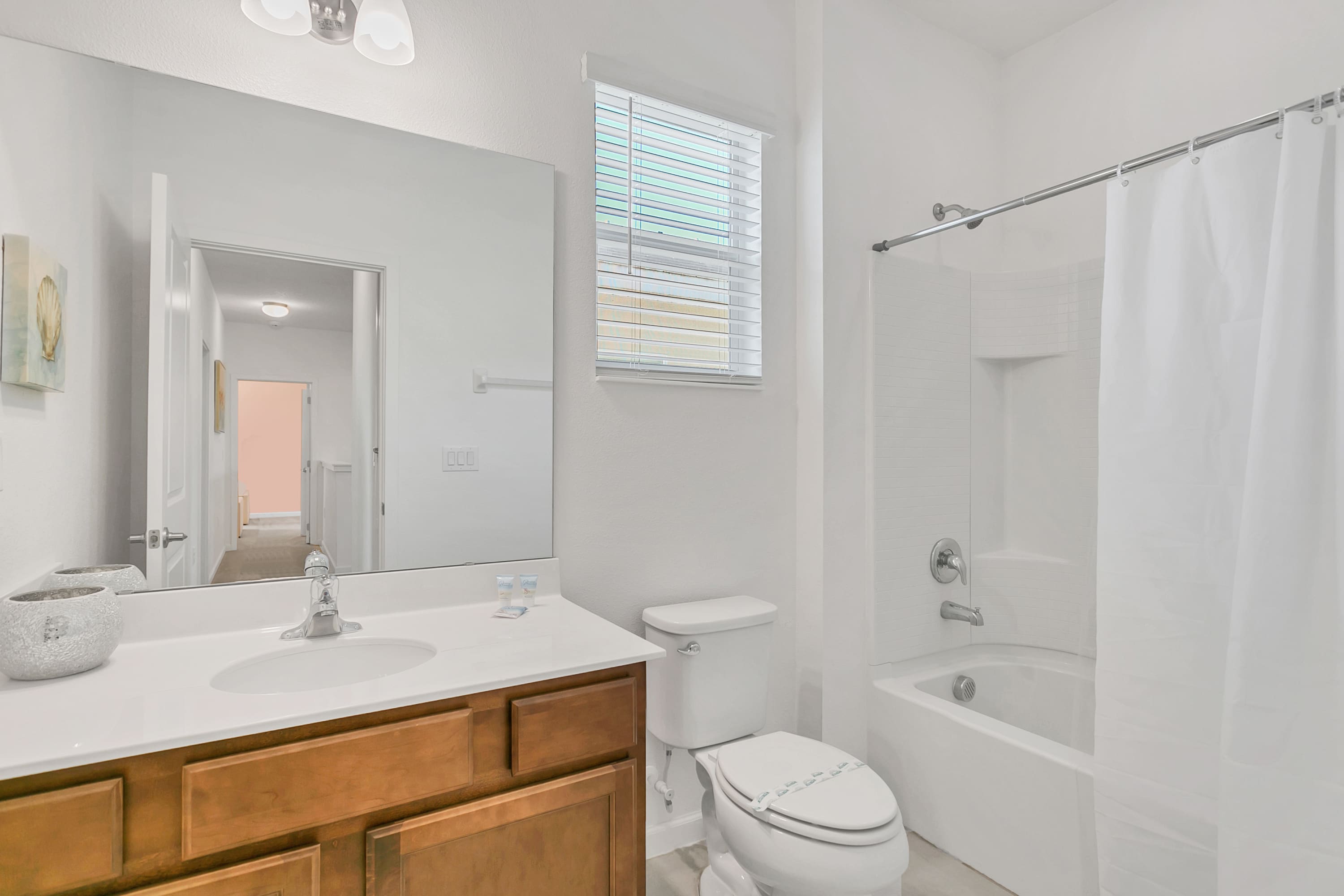 Full Bathroom 3