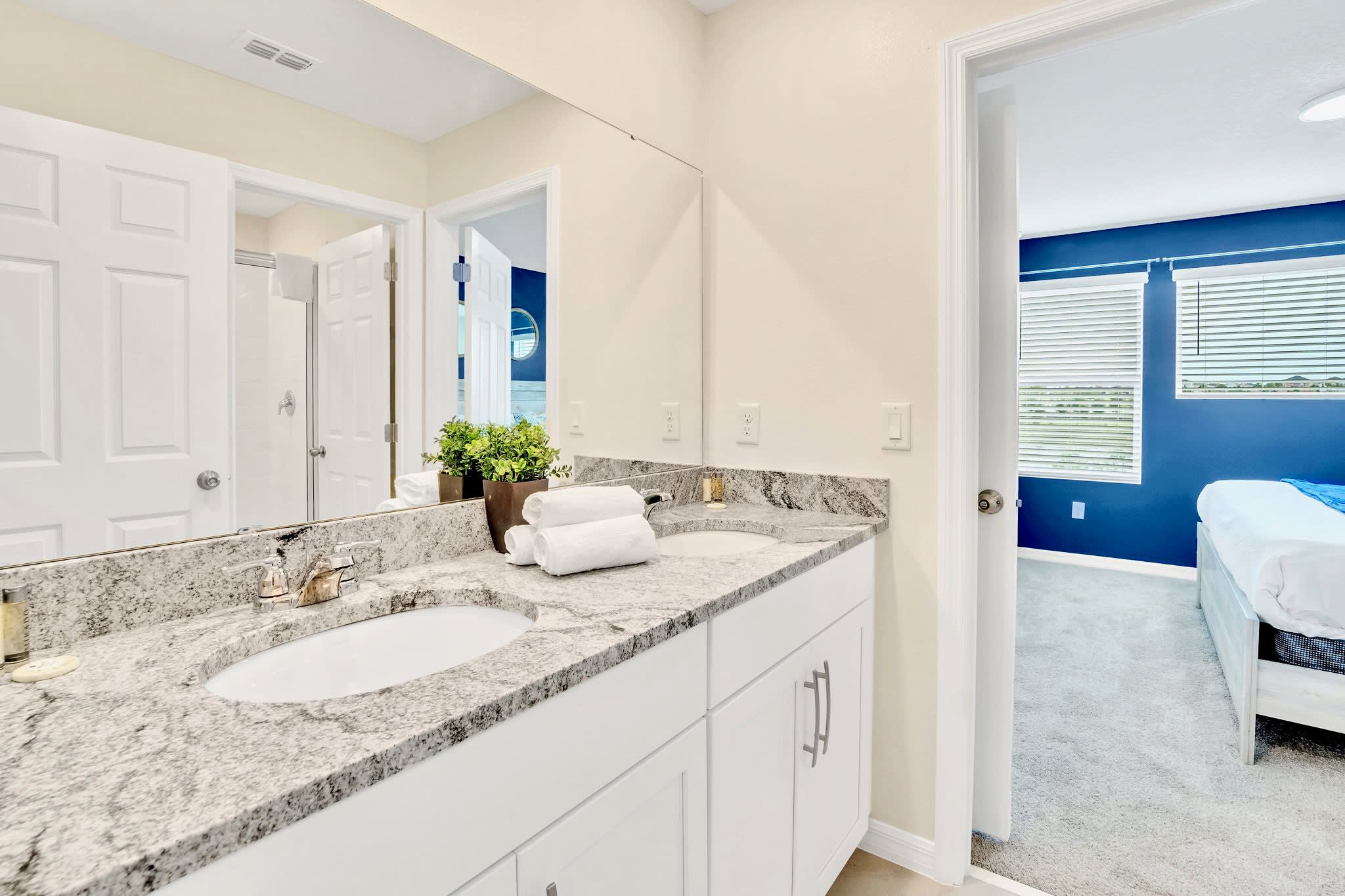 Full Bathroom 2