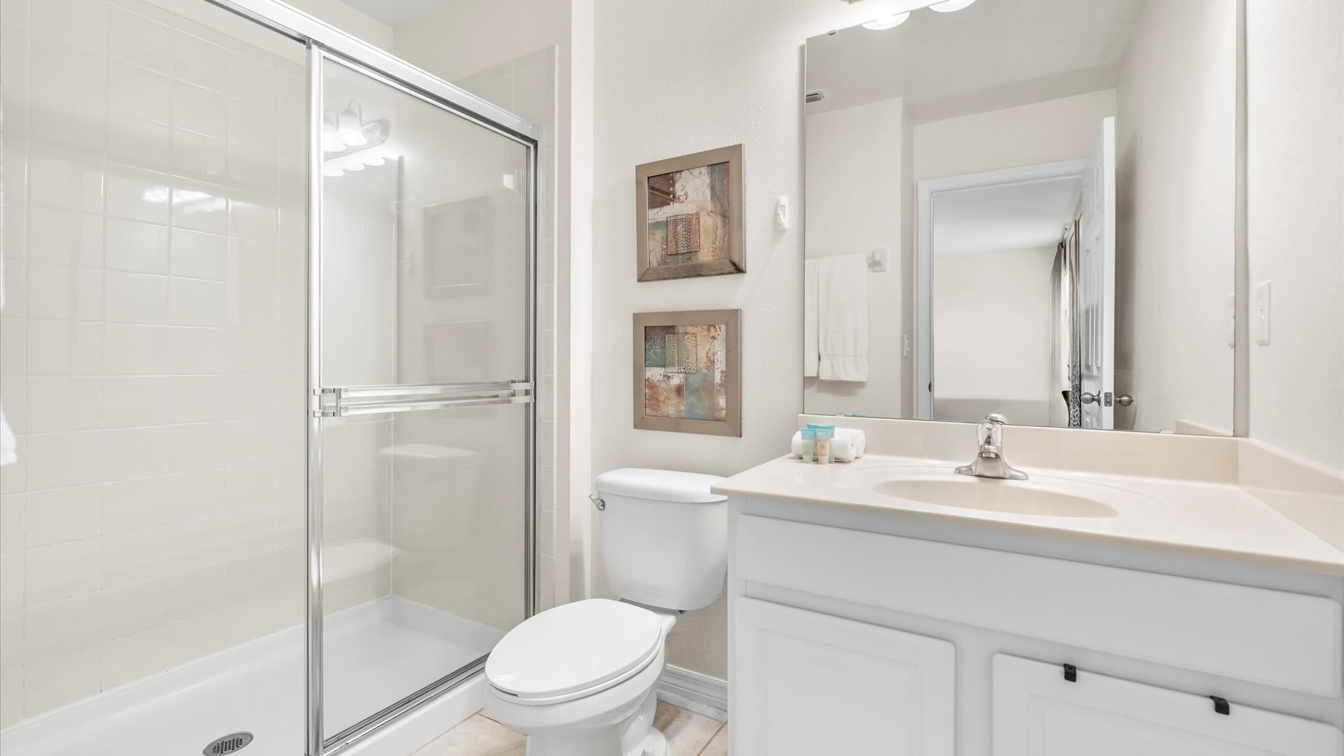 Full Bathroom 2