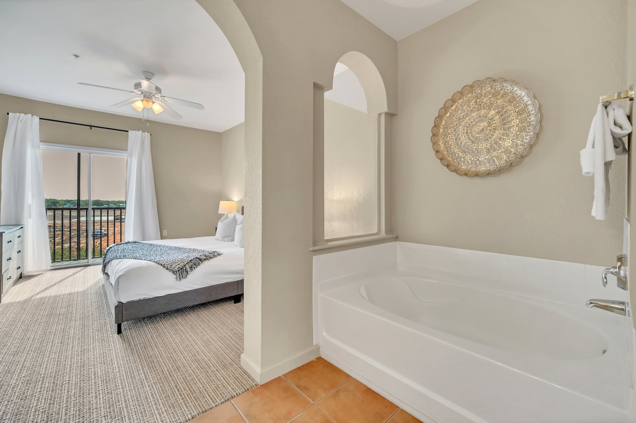 Full Bathroom 2