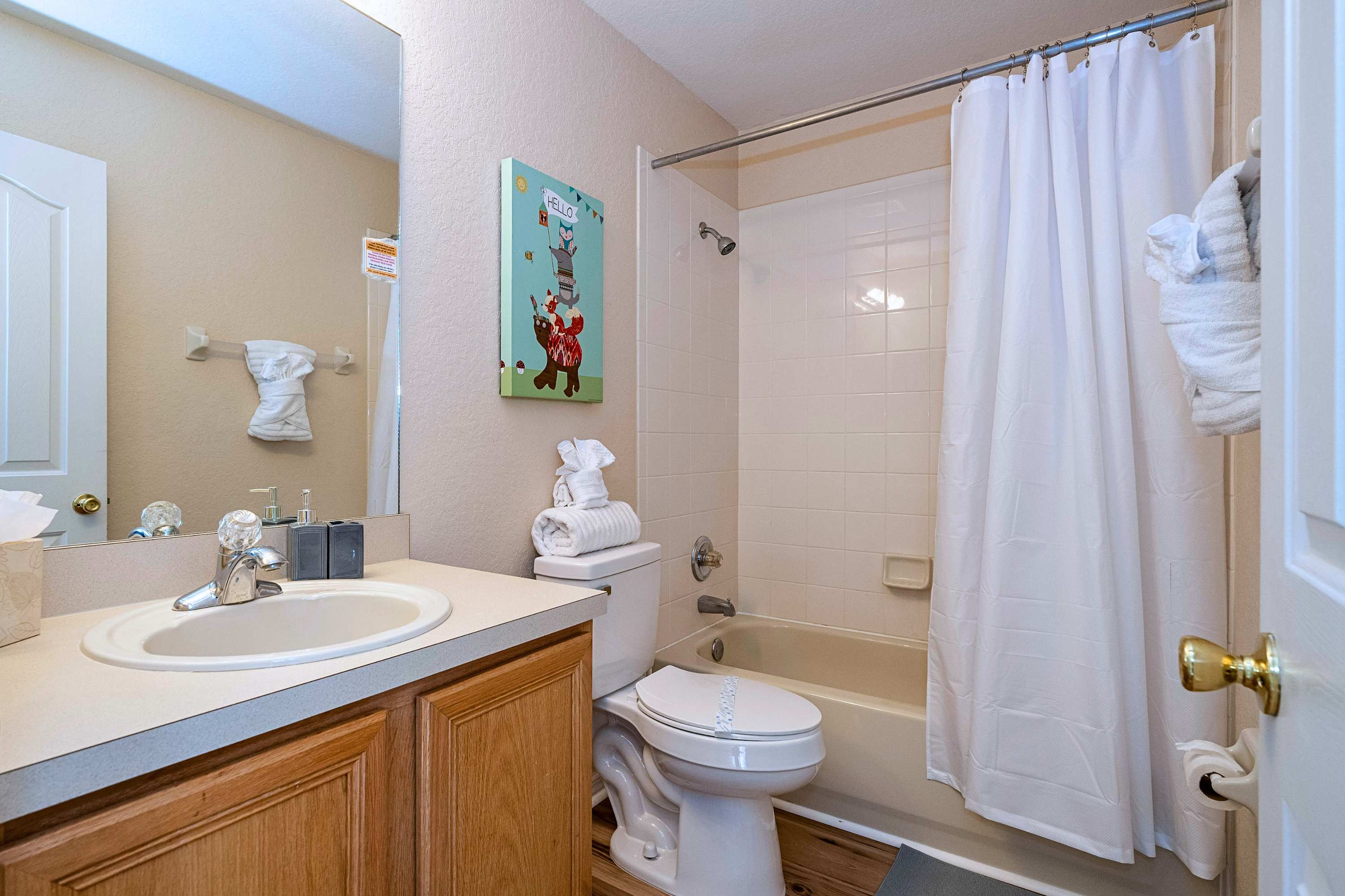 Spacious Townhome Near Disney, Free Parking, photo 27 of 39