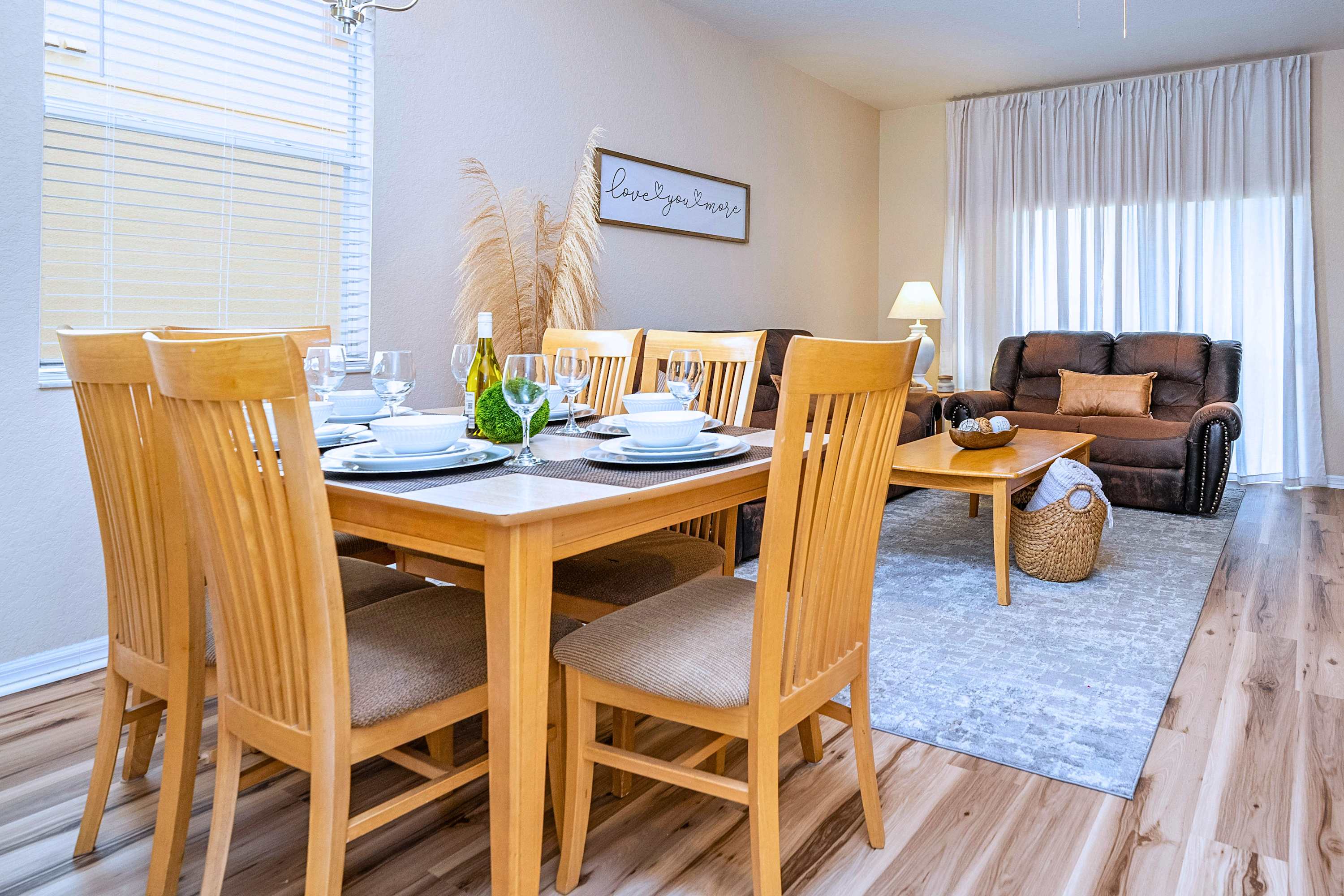 Spacious Townhome Near Disney, Free Parking, photo 9 of 39
