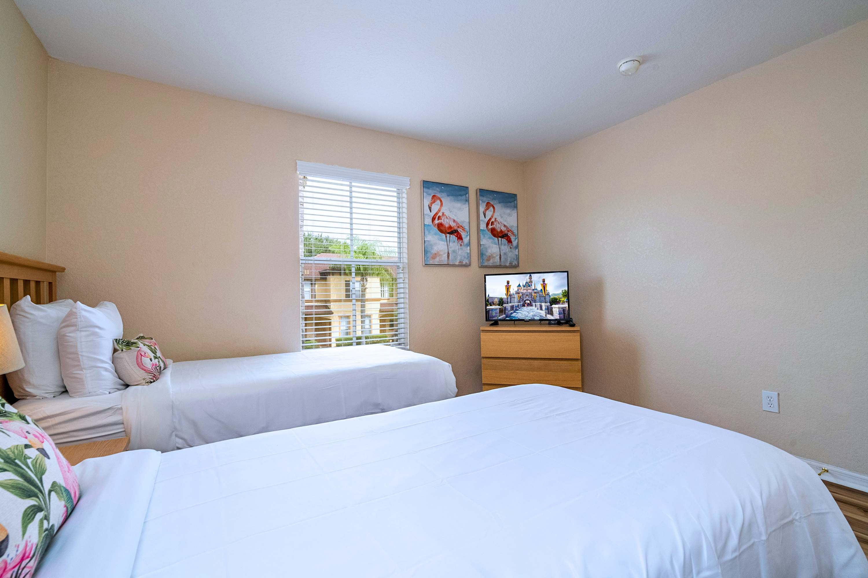 Spacious Townhome Near Disney, Free Parking, photo 29 of 39