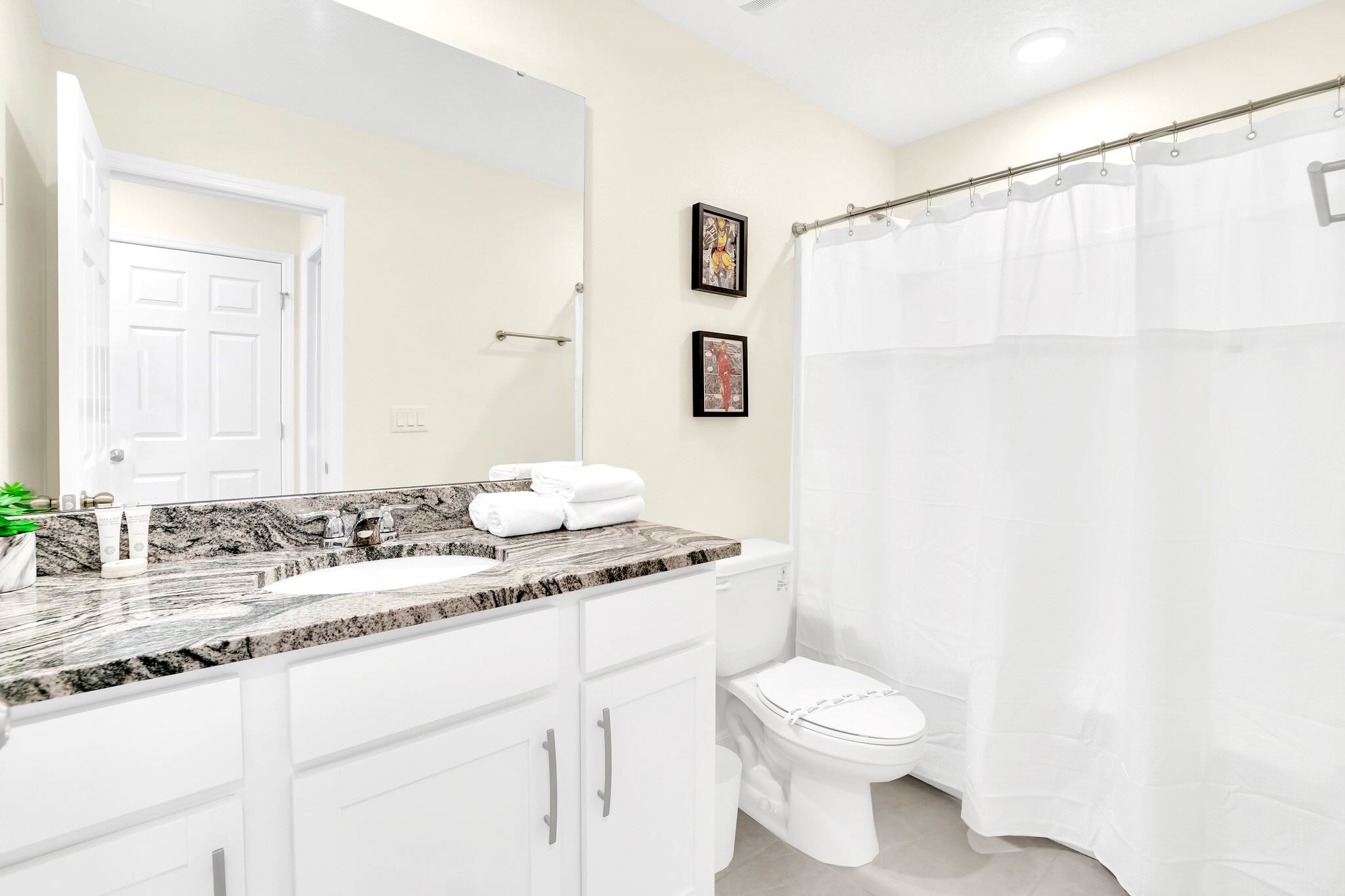 Full Bathroom 1
