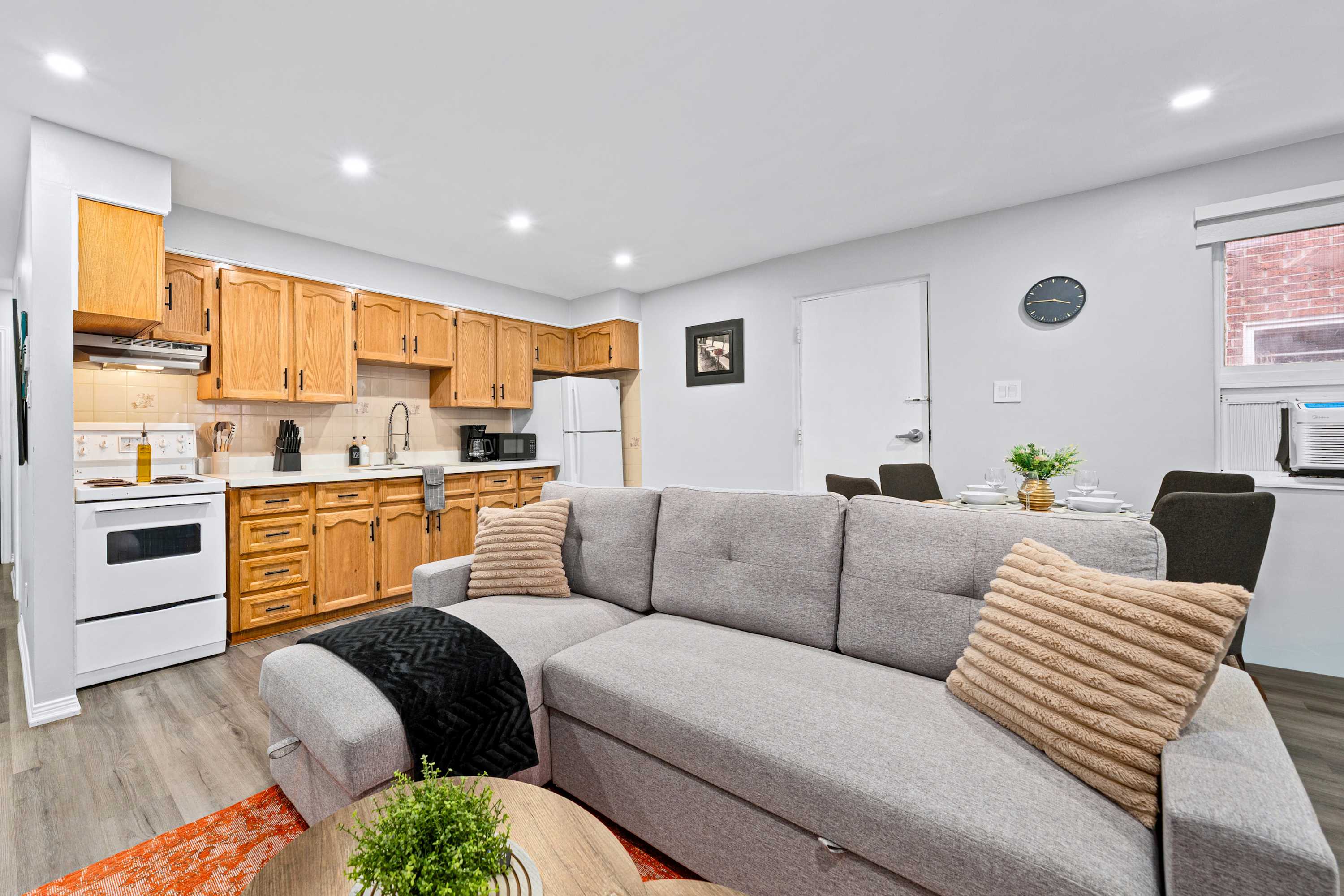 Modern Suite Near Dufferin Grove Transit Line