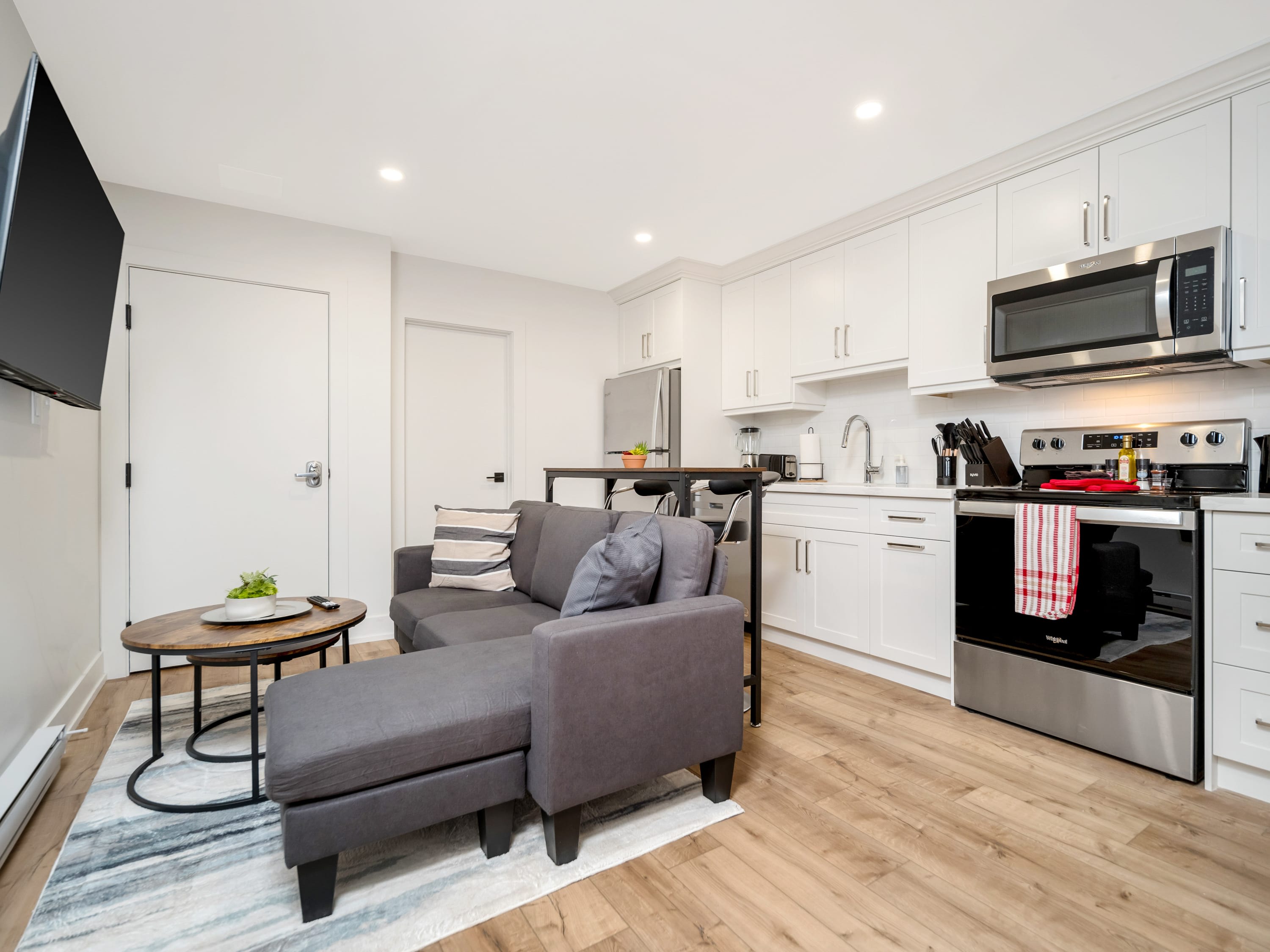 Studio Near Corktown and James Street South, photo 11 of 21
