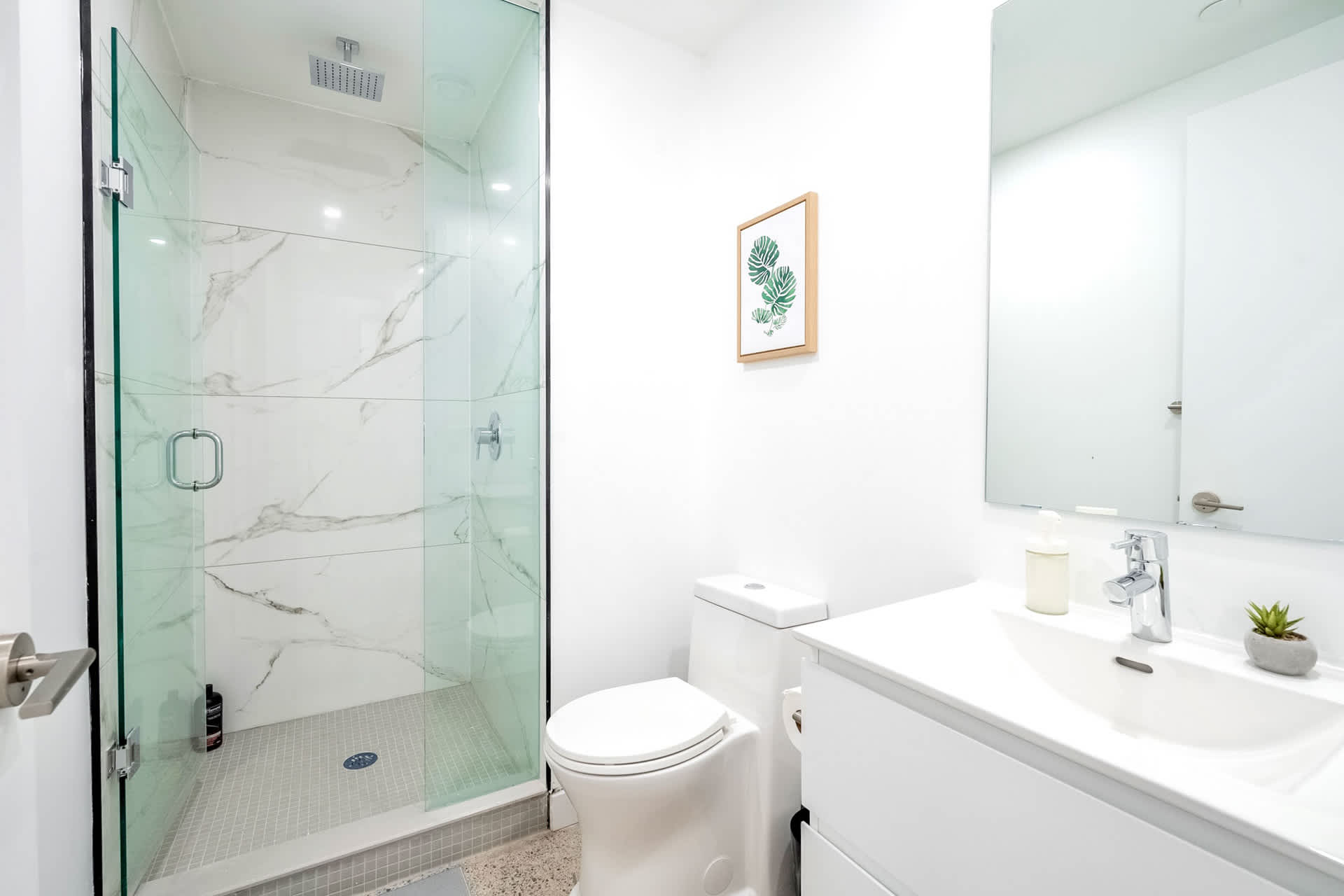 Full bathroom 1