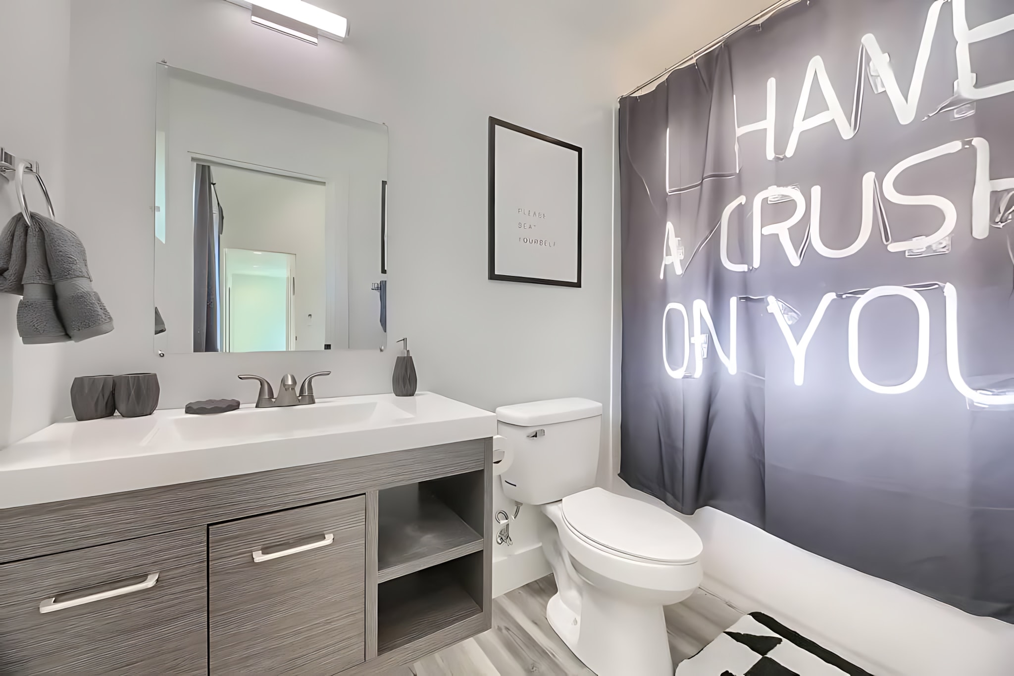 Full Bathroom 1