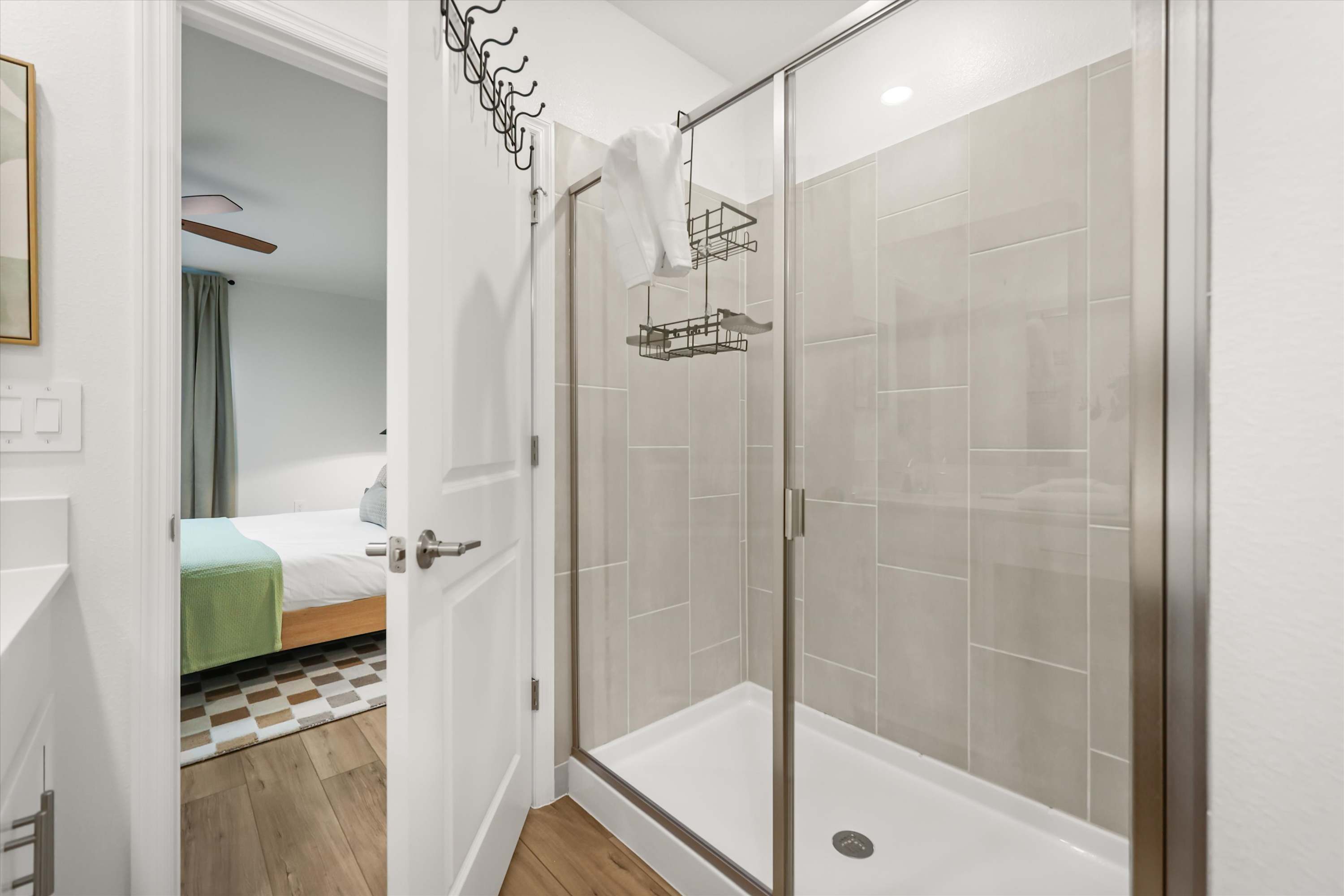 Half bathroom 1