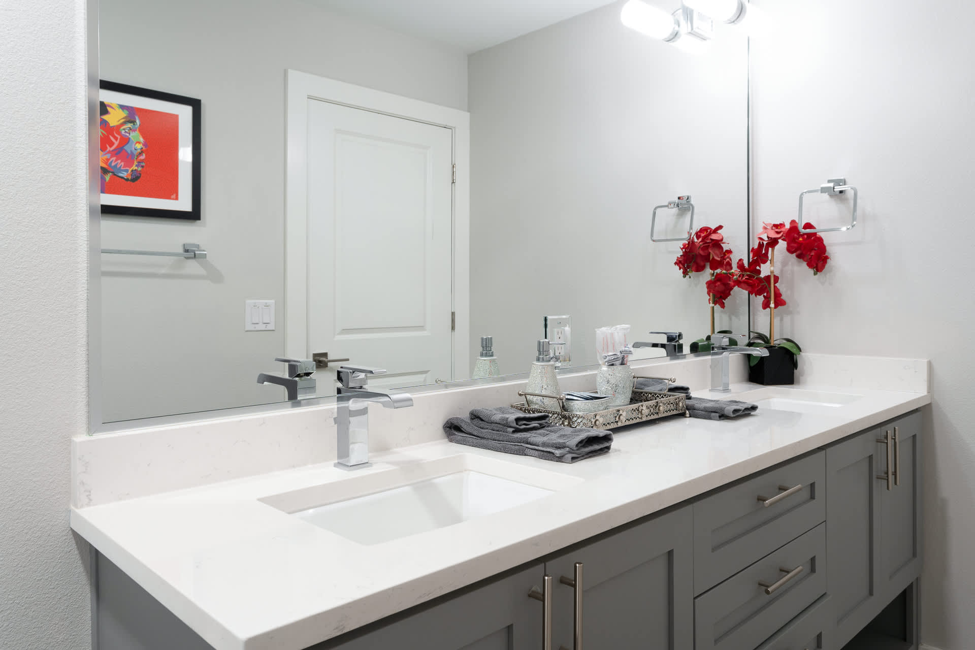 Full Bathroom 2