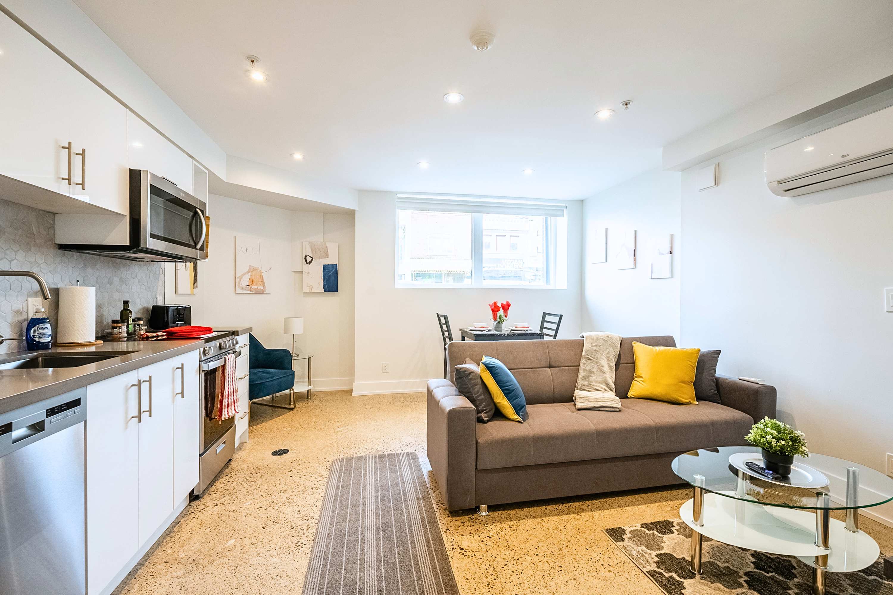 Basement Suite Near High Park & Dundas Subway, photo 6 of 17