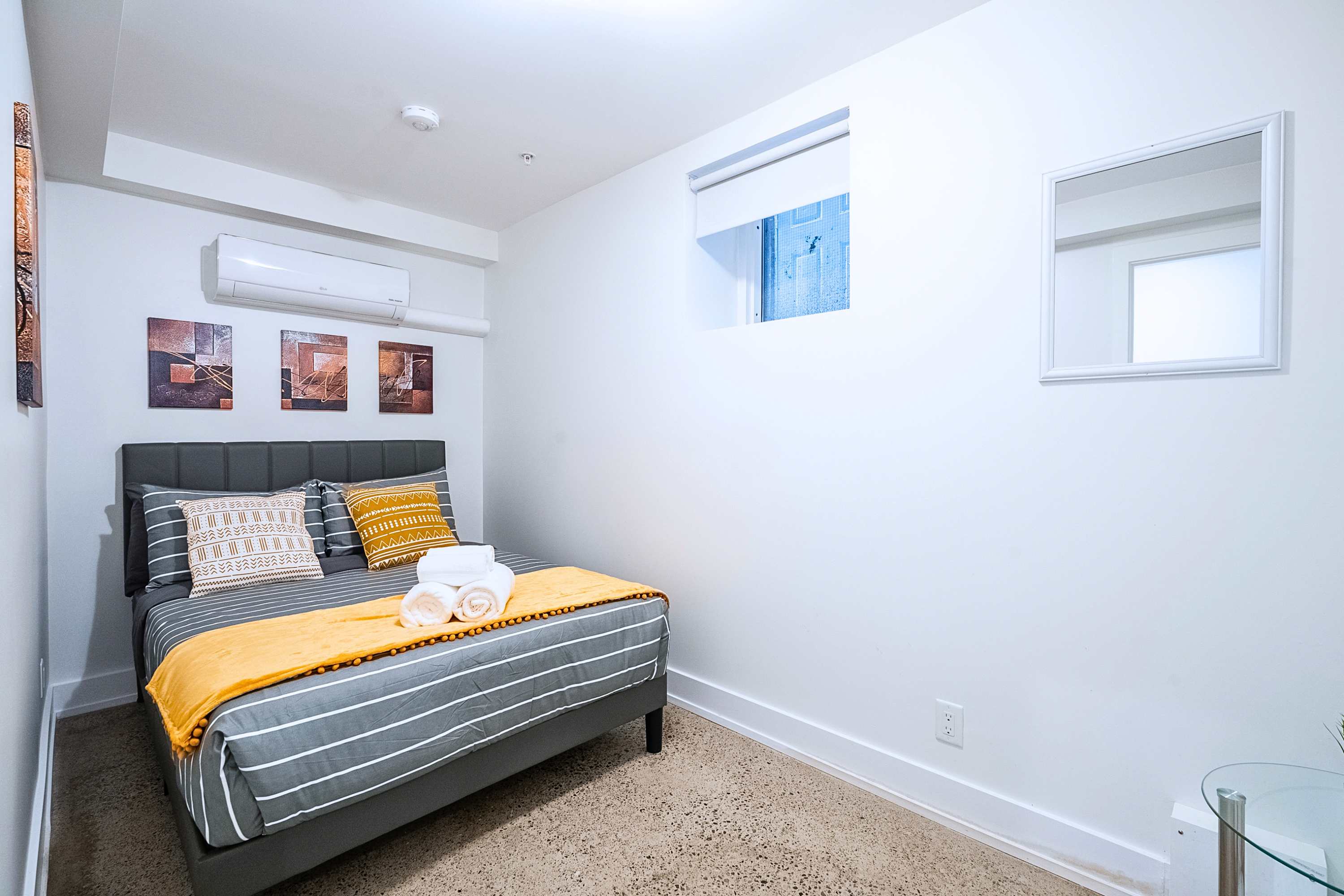 Basement Suite Near High Park & Dundas Subway, photo 4 of 17