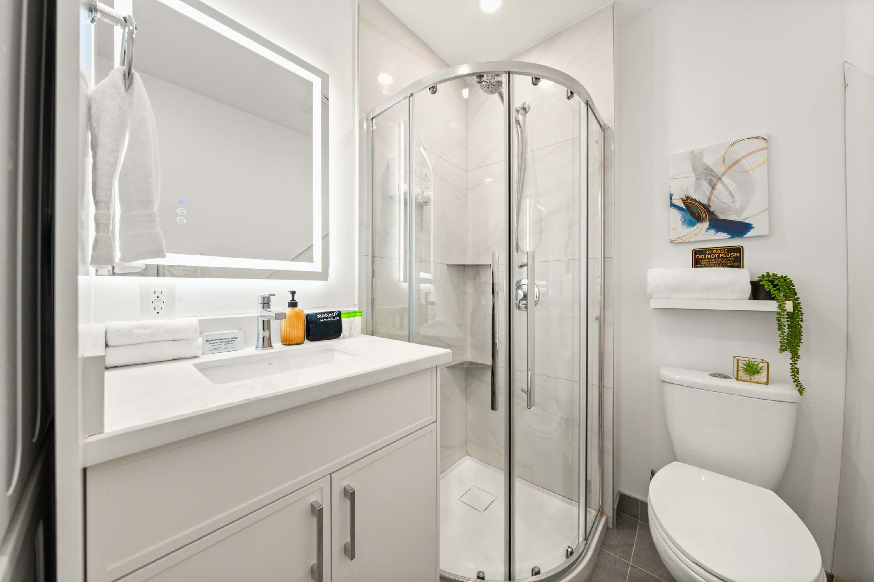 Full Bathroom 1