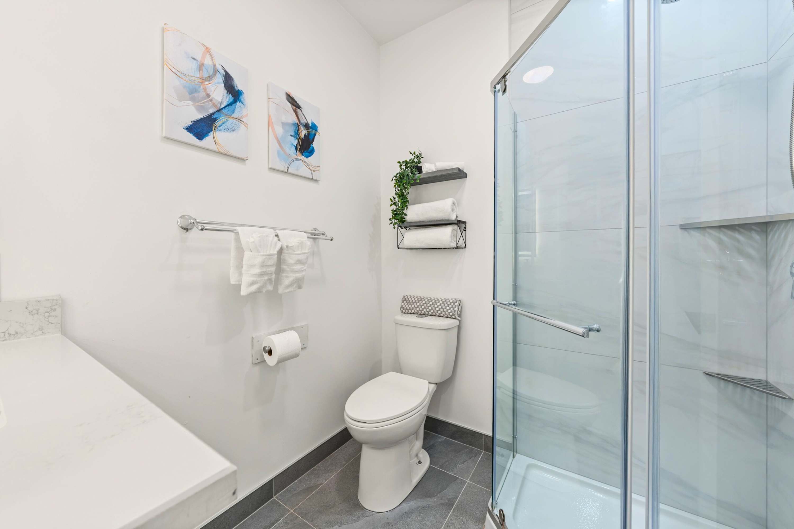 Full Bathroom 1