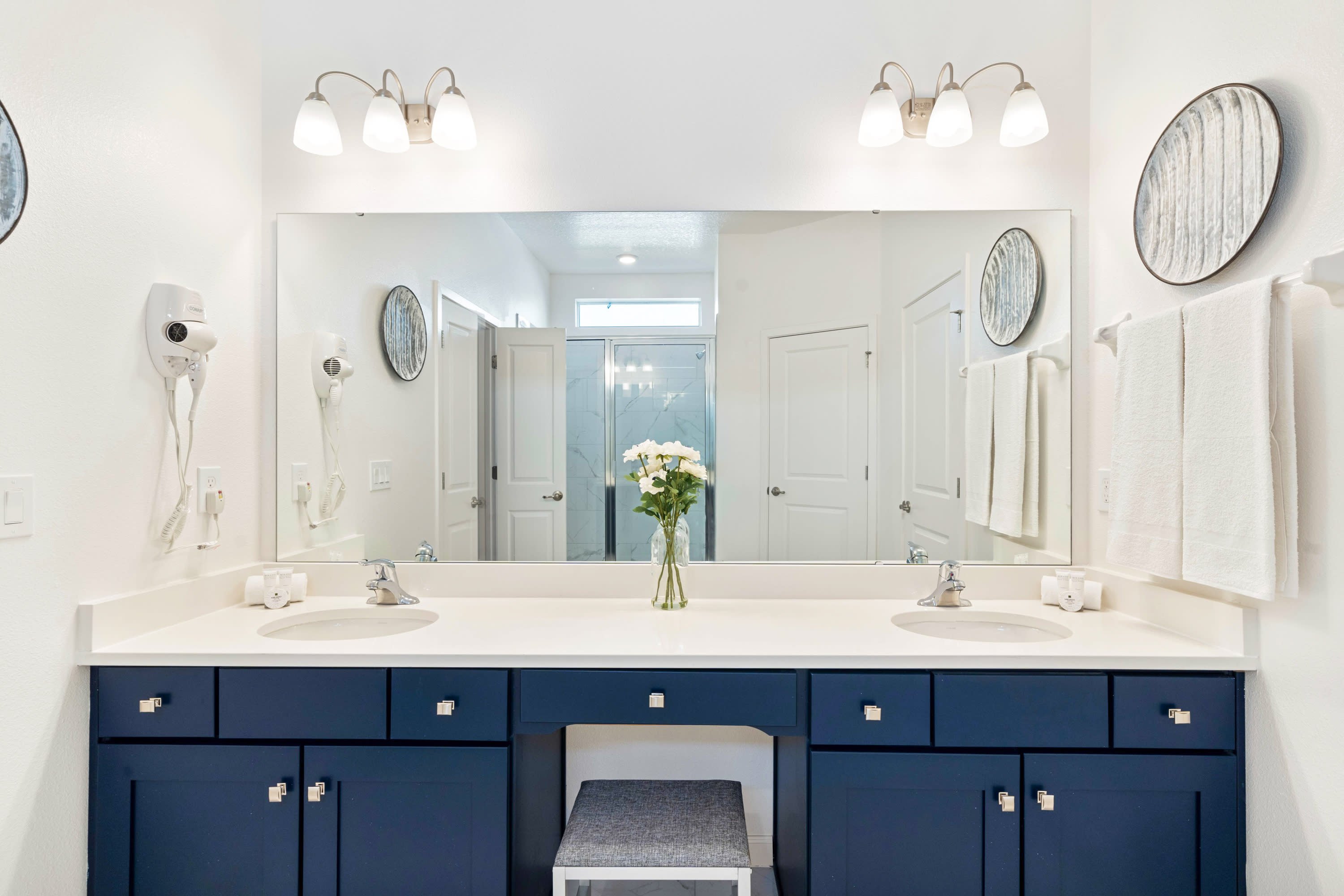 Full Bathroom 2