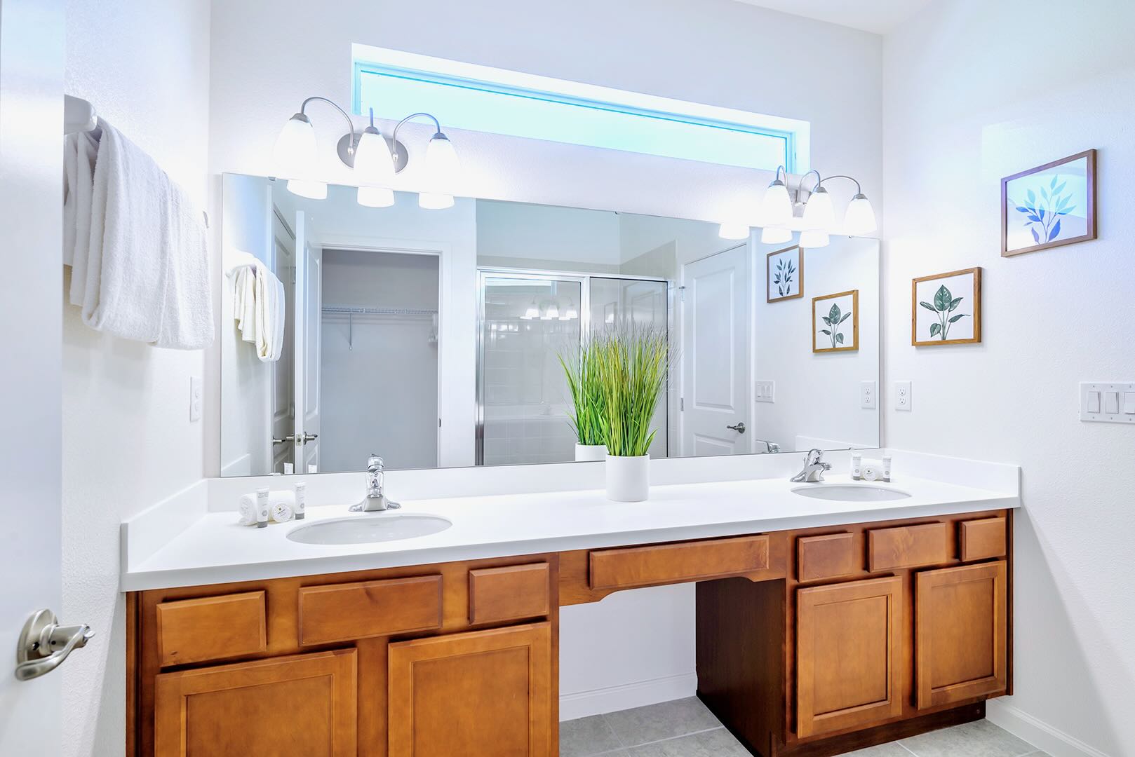 Full Bathroom 2