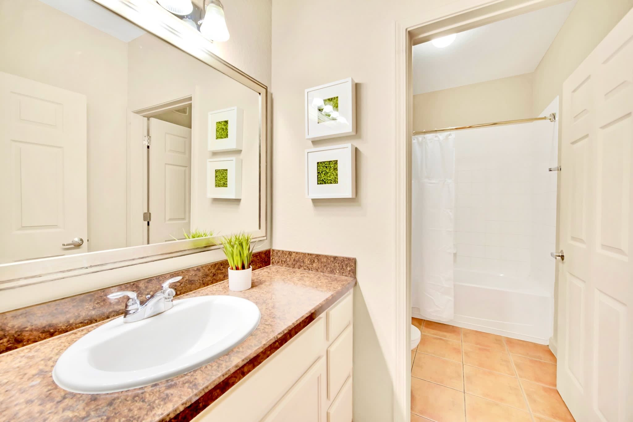 Full Bathroom 2