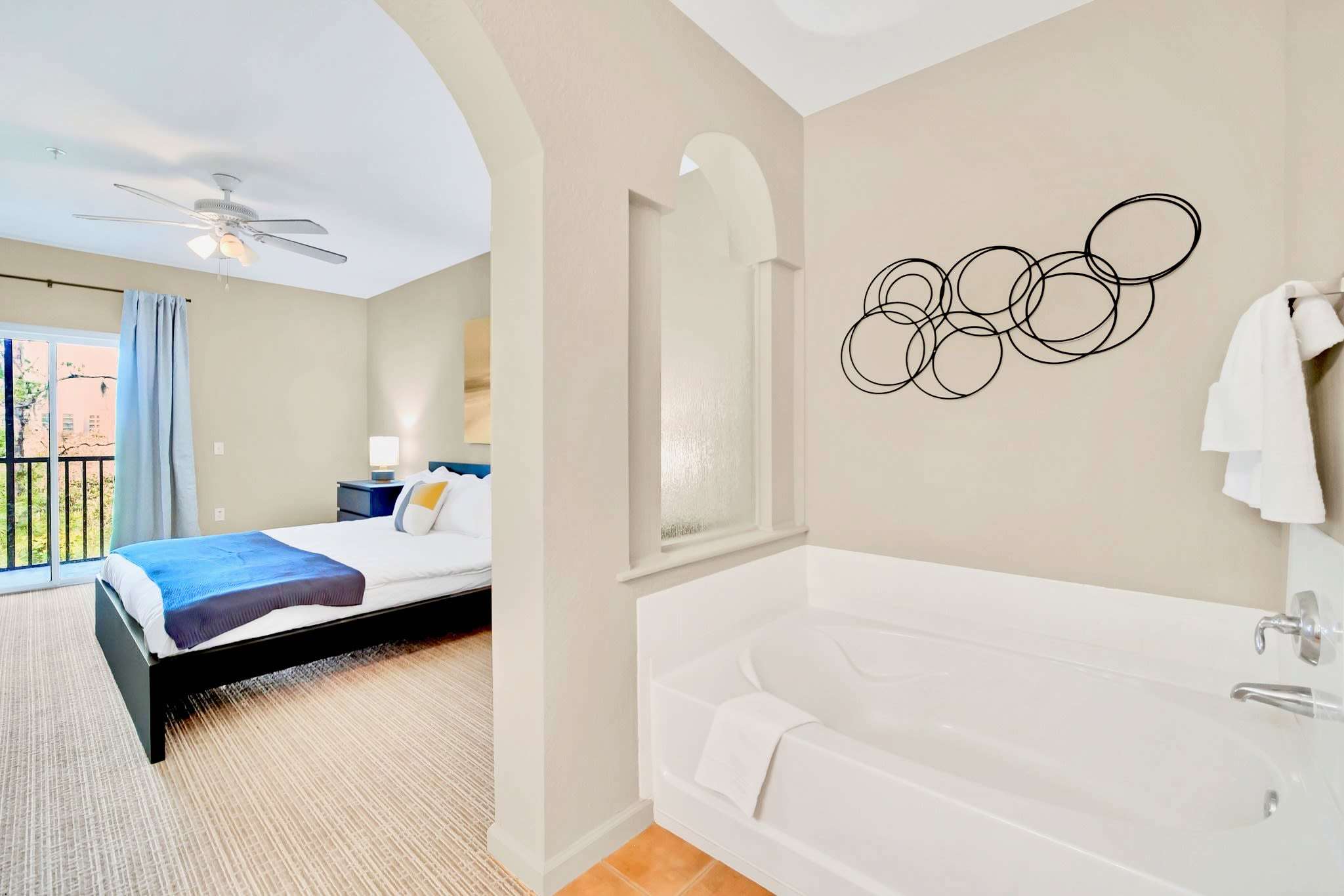 Full Bathroom 1