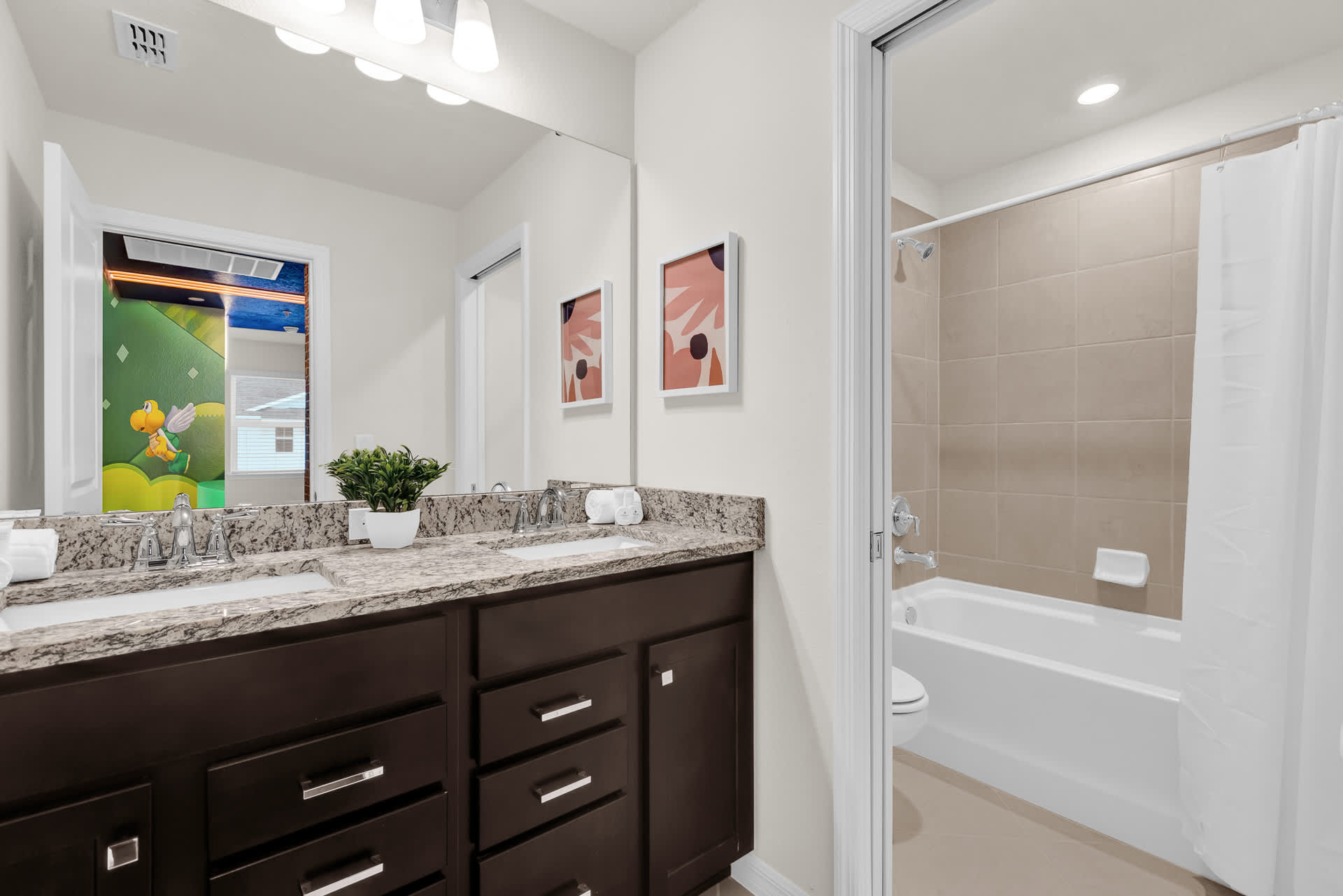 Full Bathroom 2