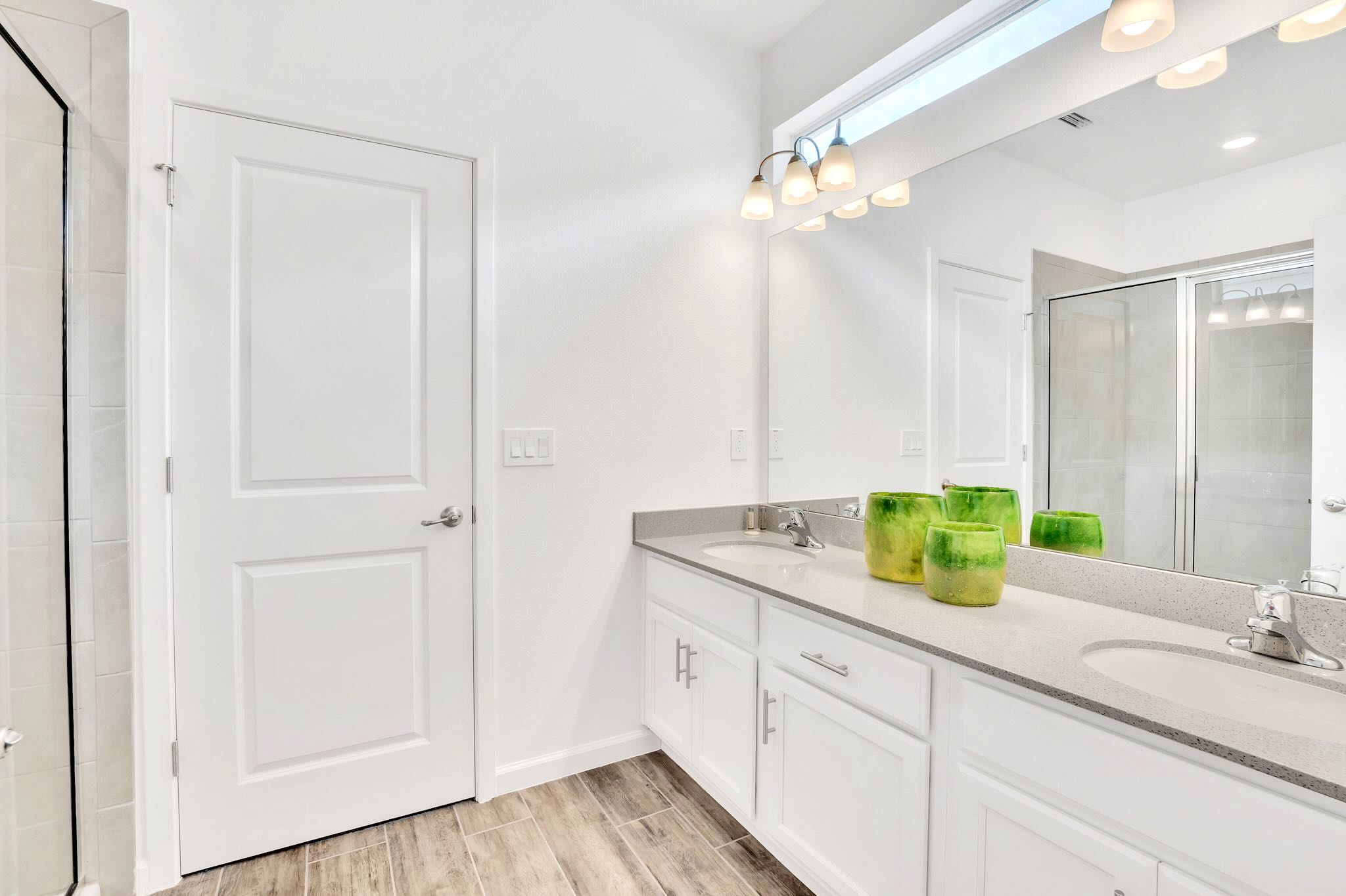 Full Bathroom 2