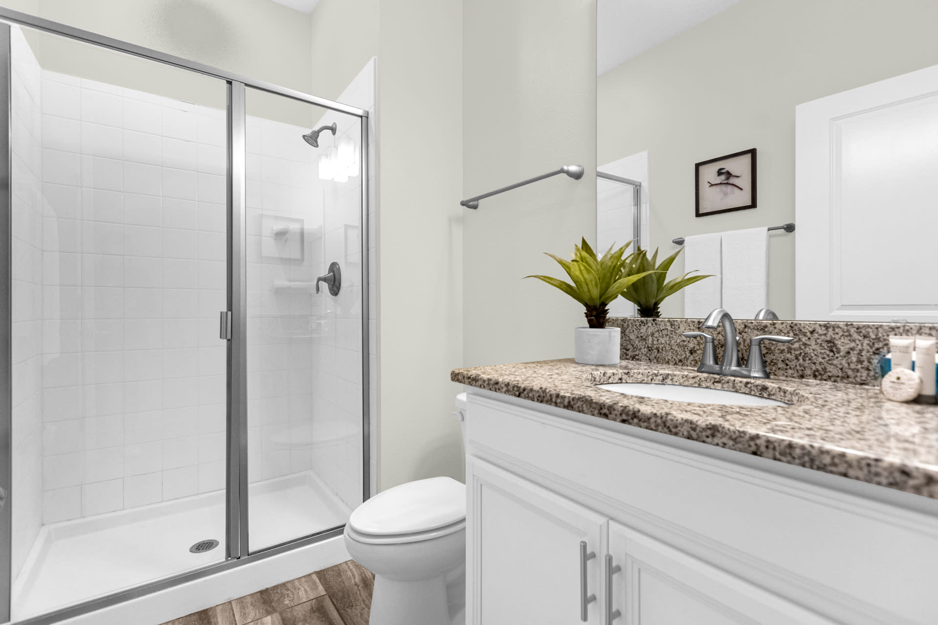 Full Bathroom 2