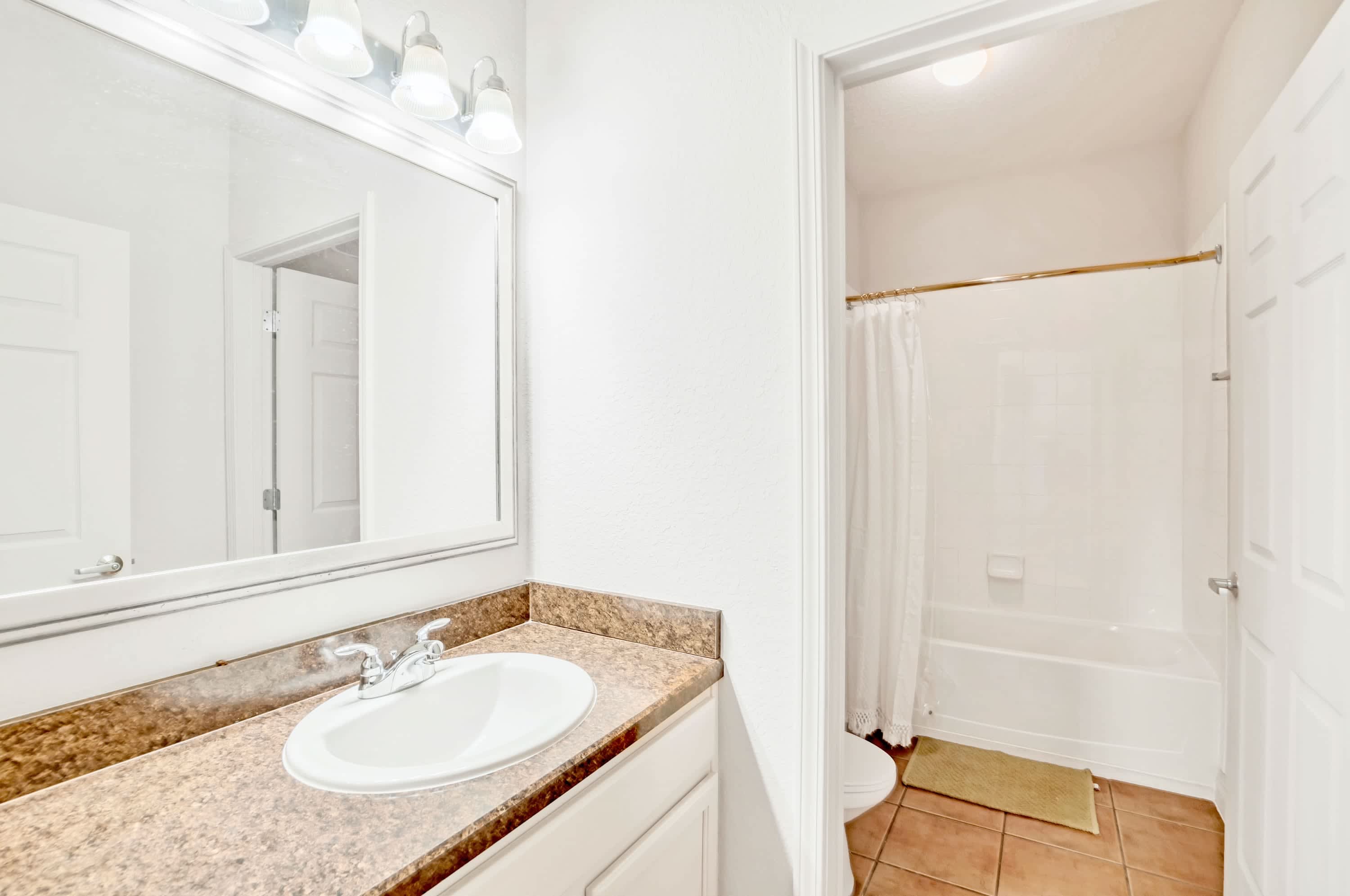 Full Bathroom 2