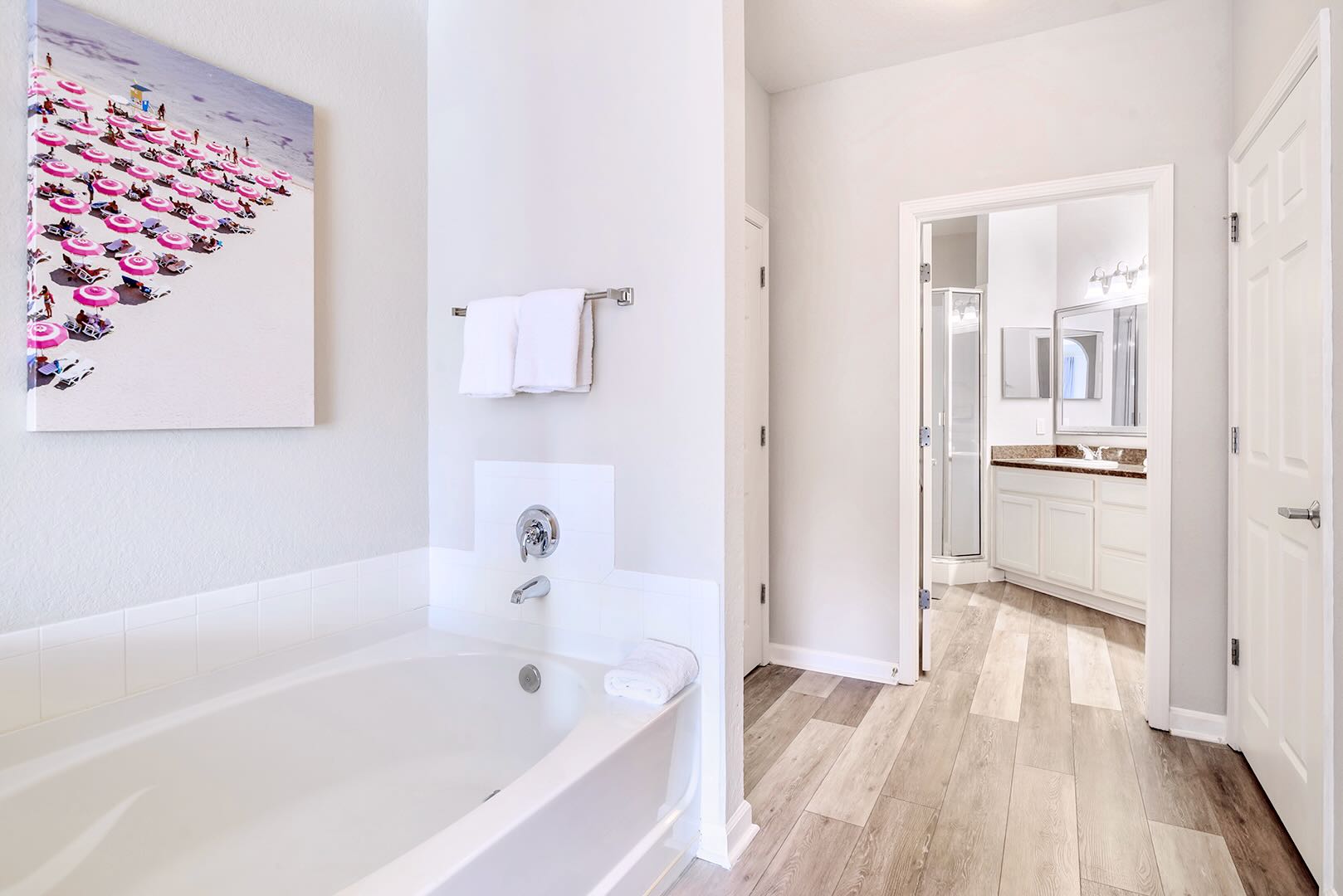 Full Bathroom 1