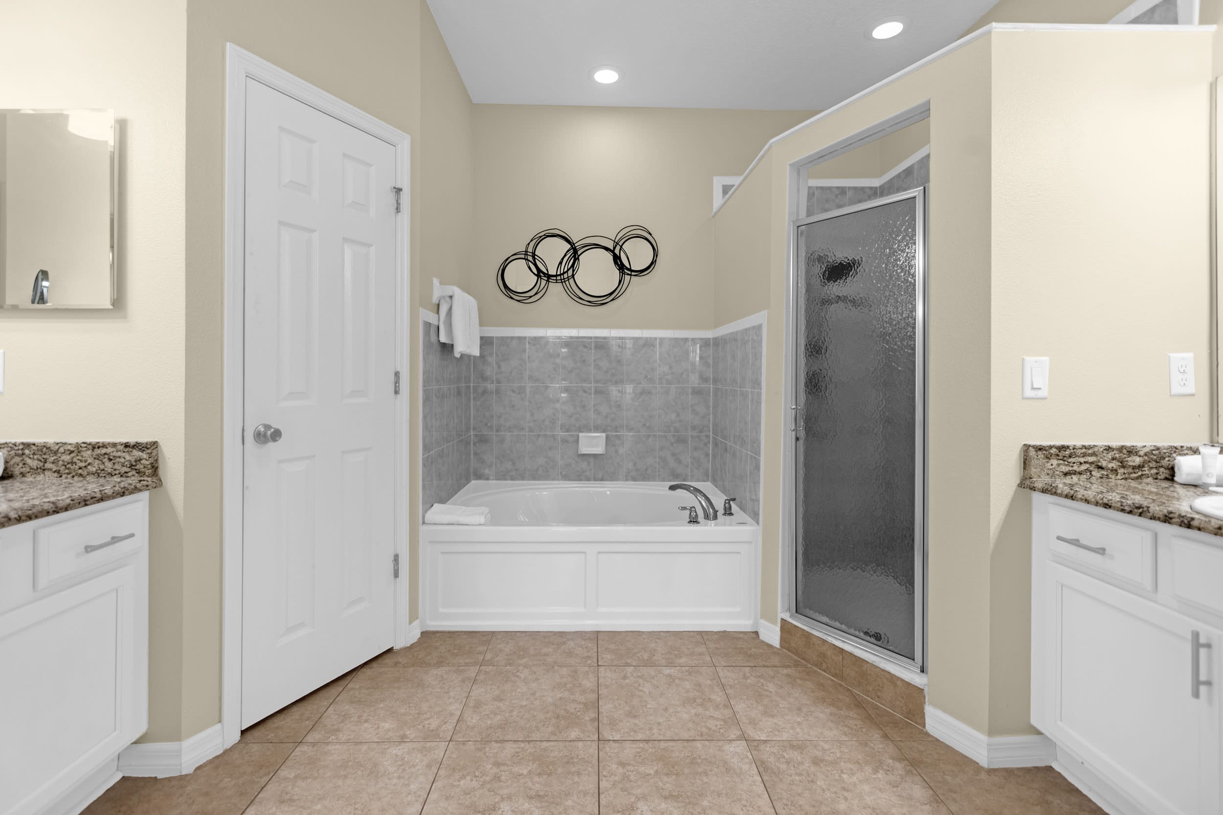 Full Bathroom 1