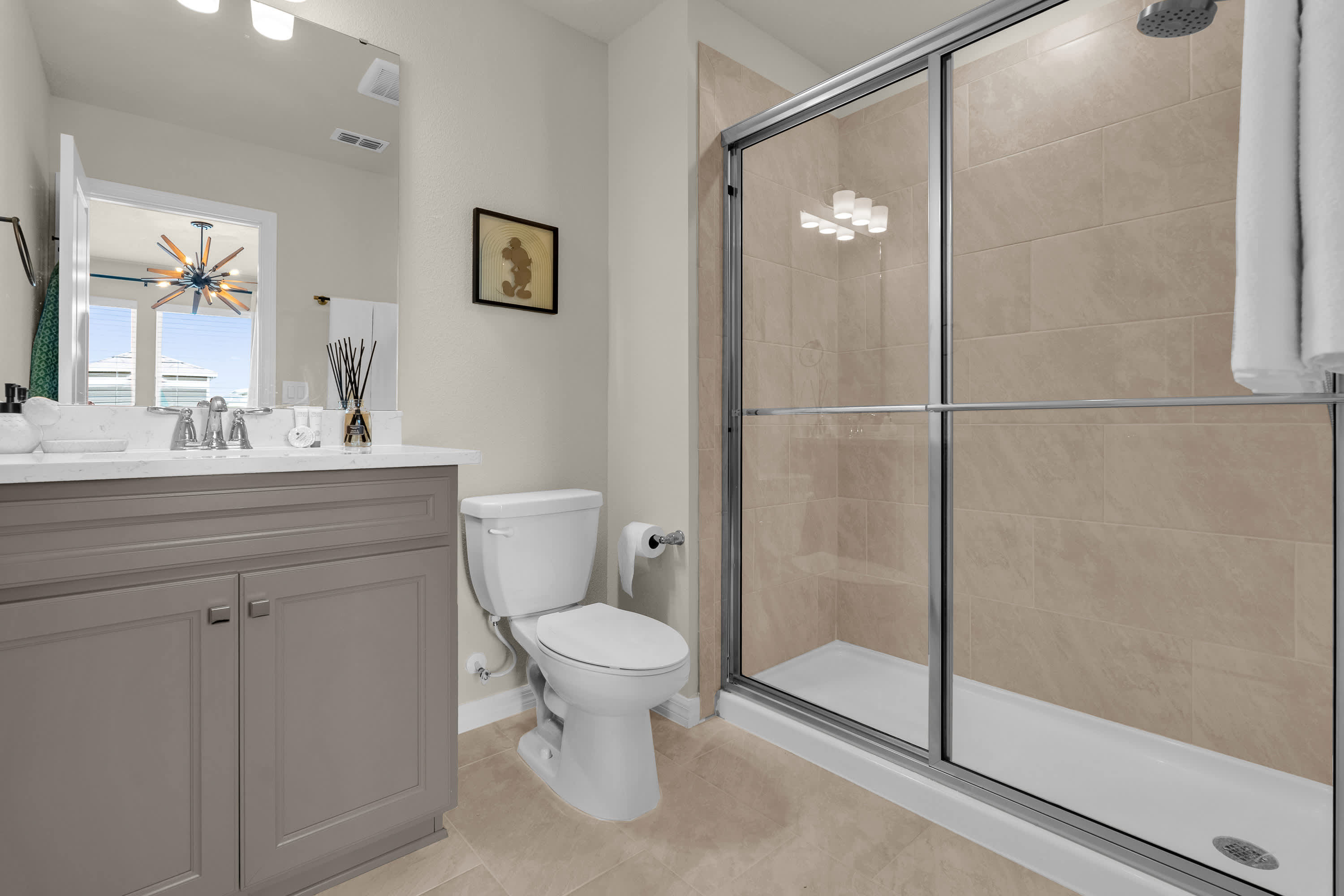 Full Bathroom 2