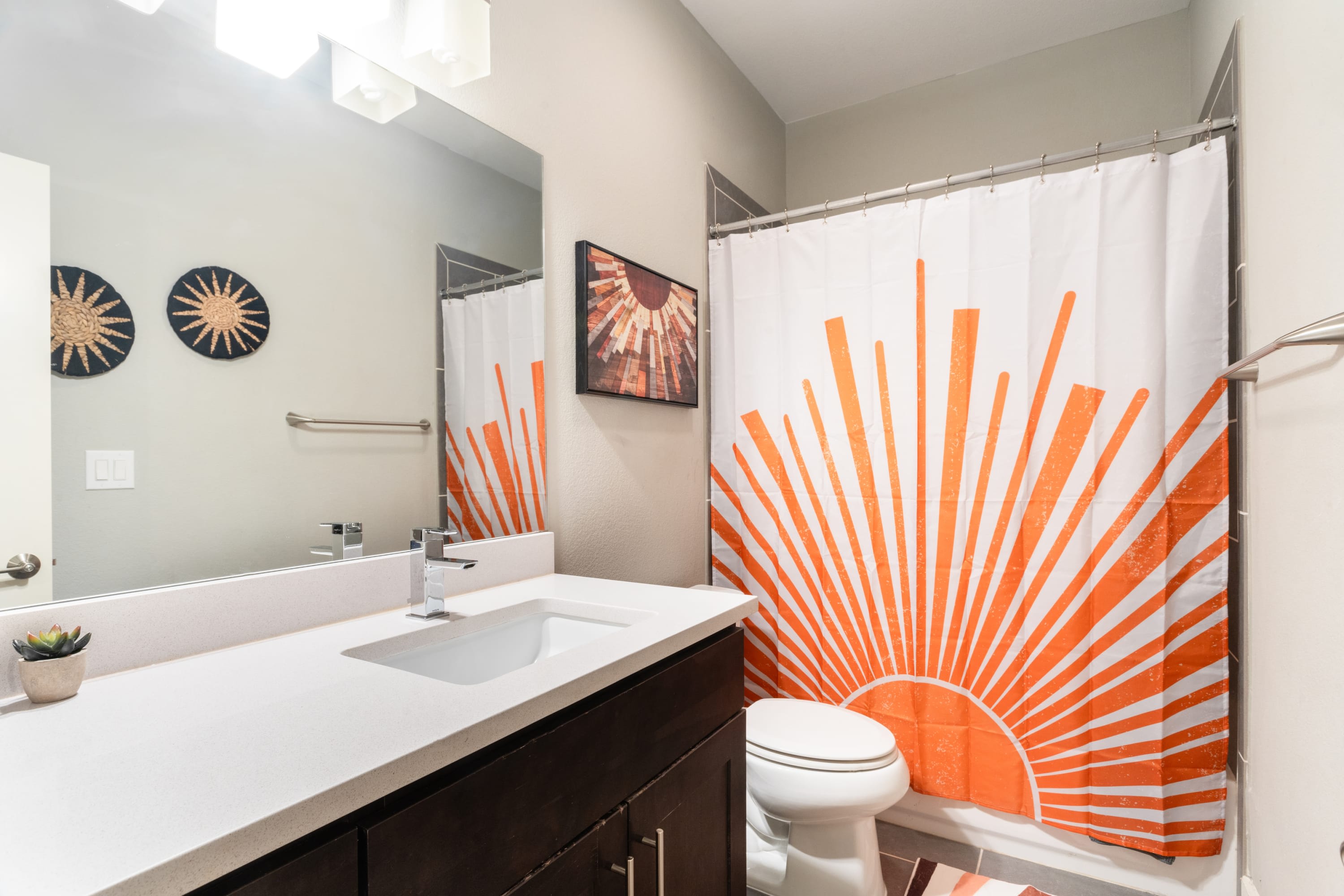 Full Bathroom 1