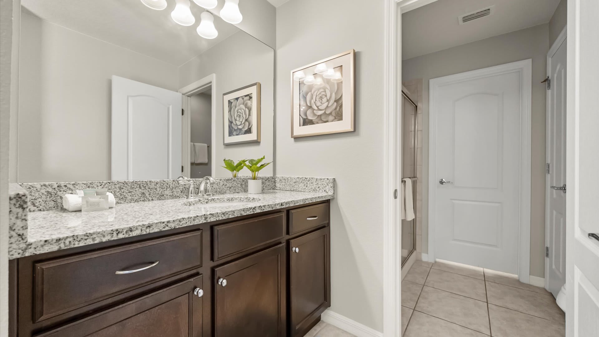 Full Bathroom 3