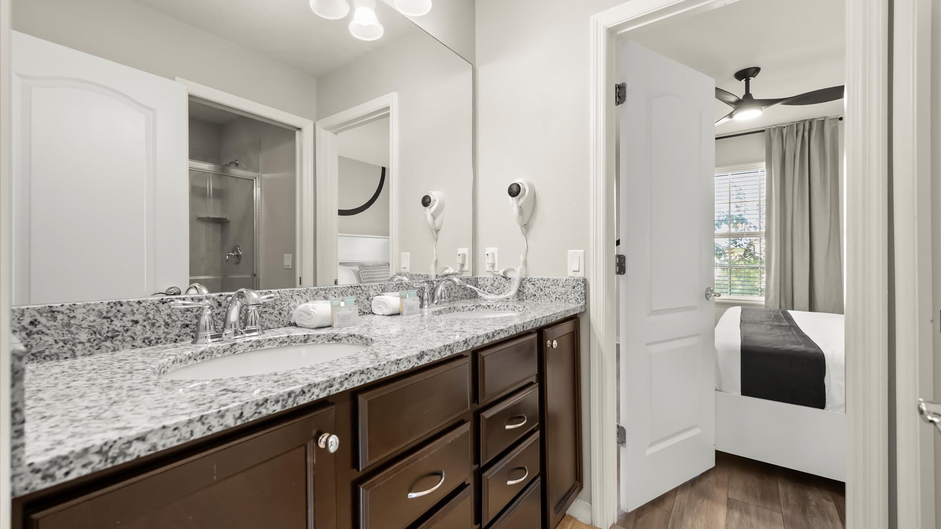 Full Bathroom 1