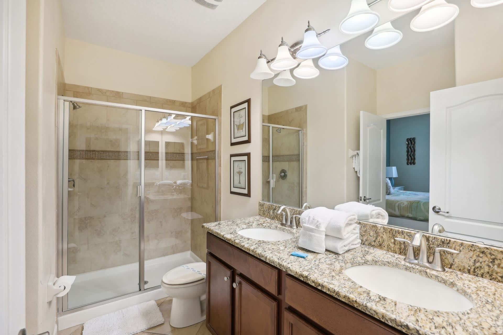 Full Bathroom 2