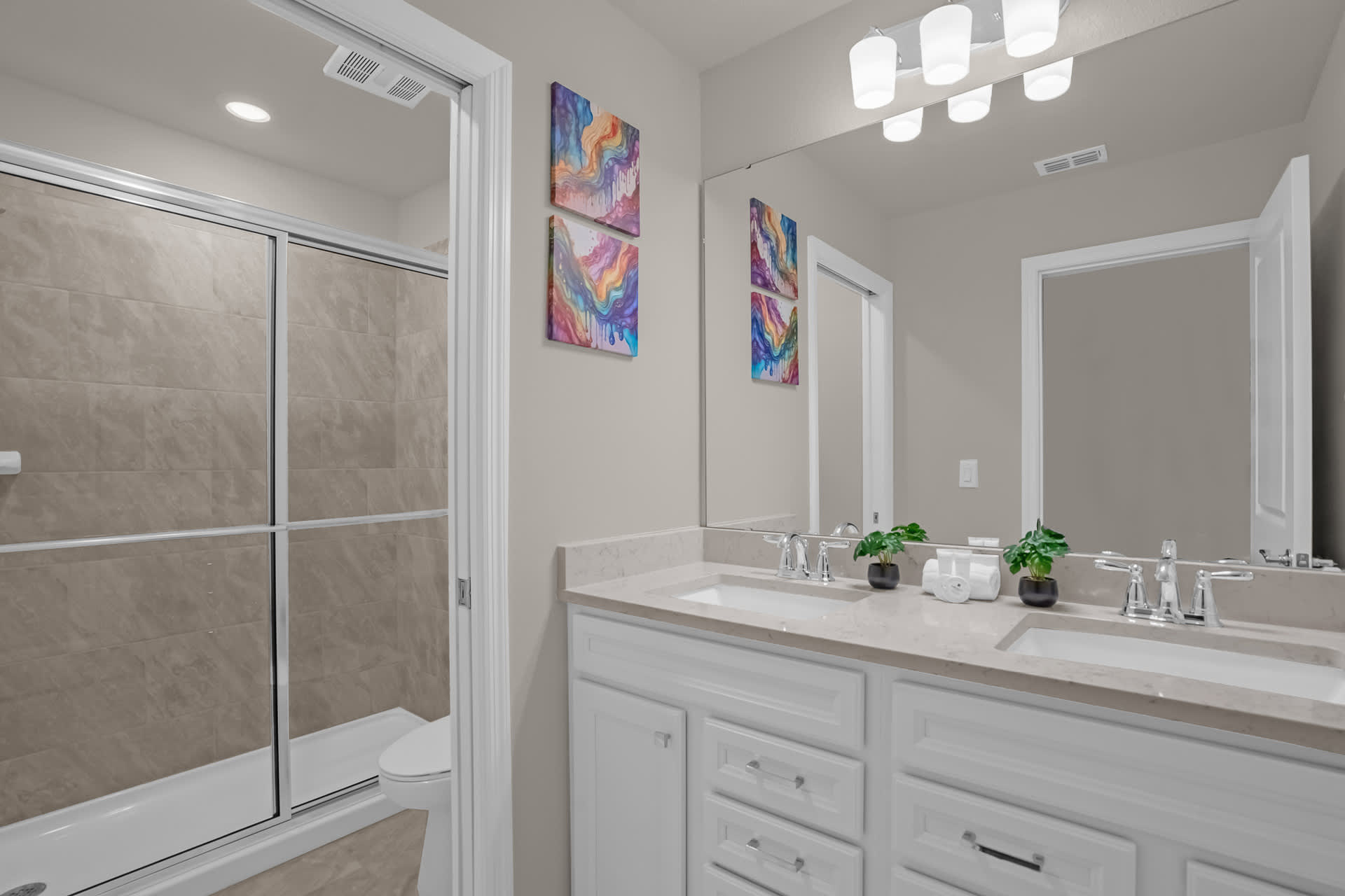 Full Bathroom 4