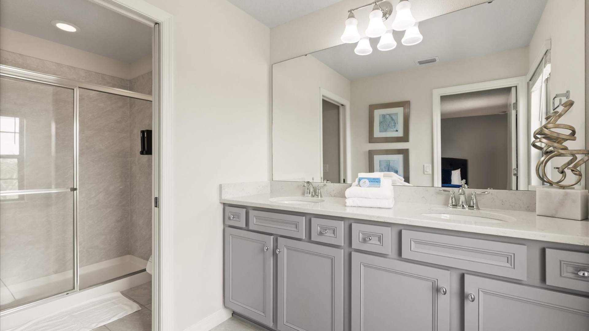 Bathroom 2 ensuite to BR1