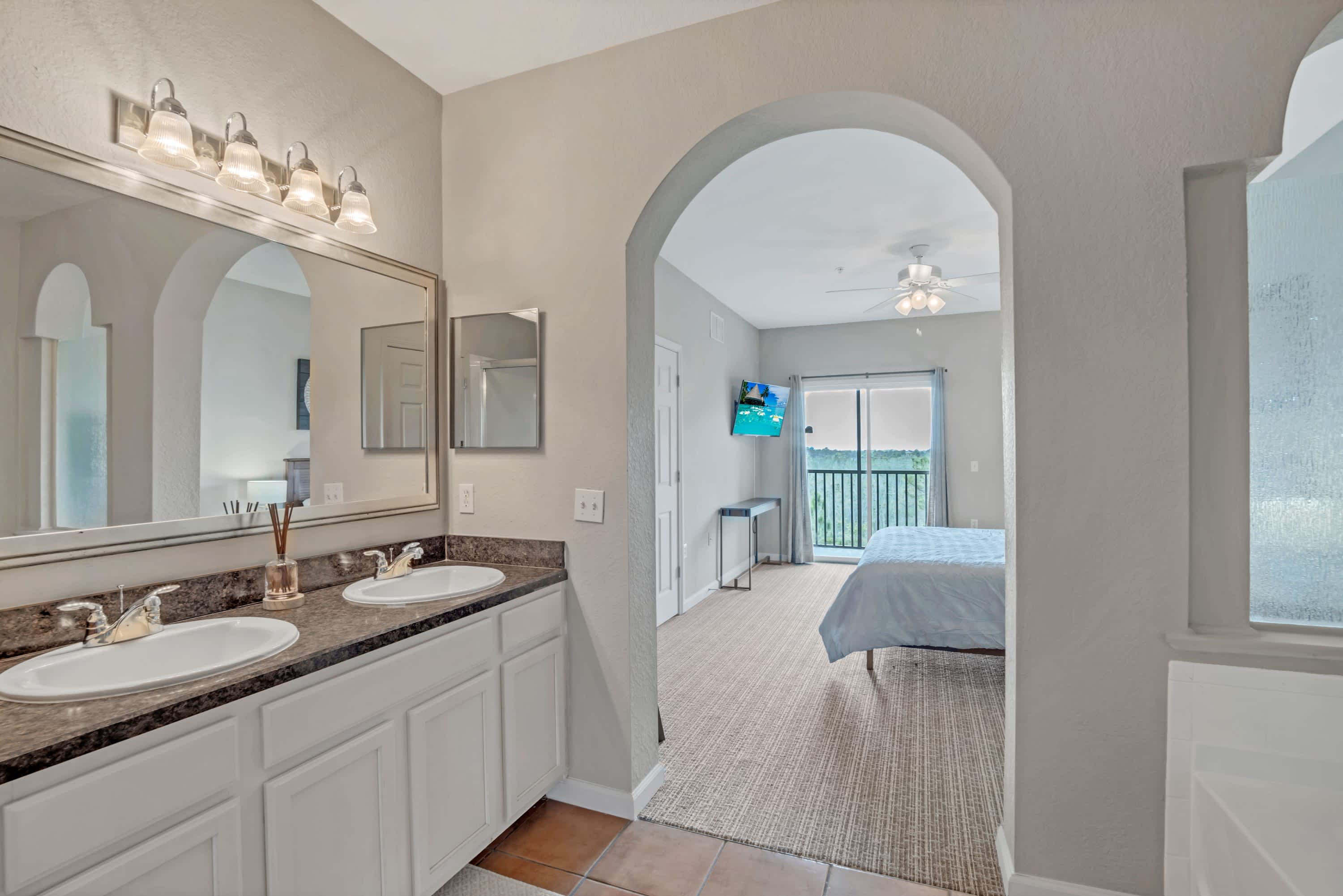 Full Bathroom 1