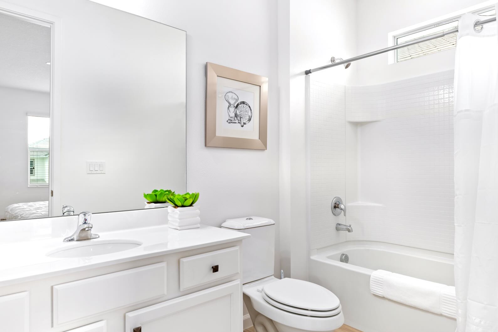 Full Bathroom 2