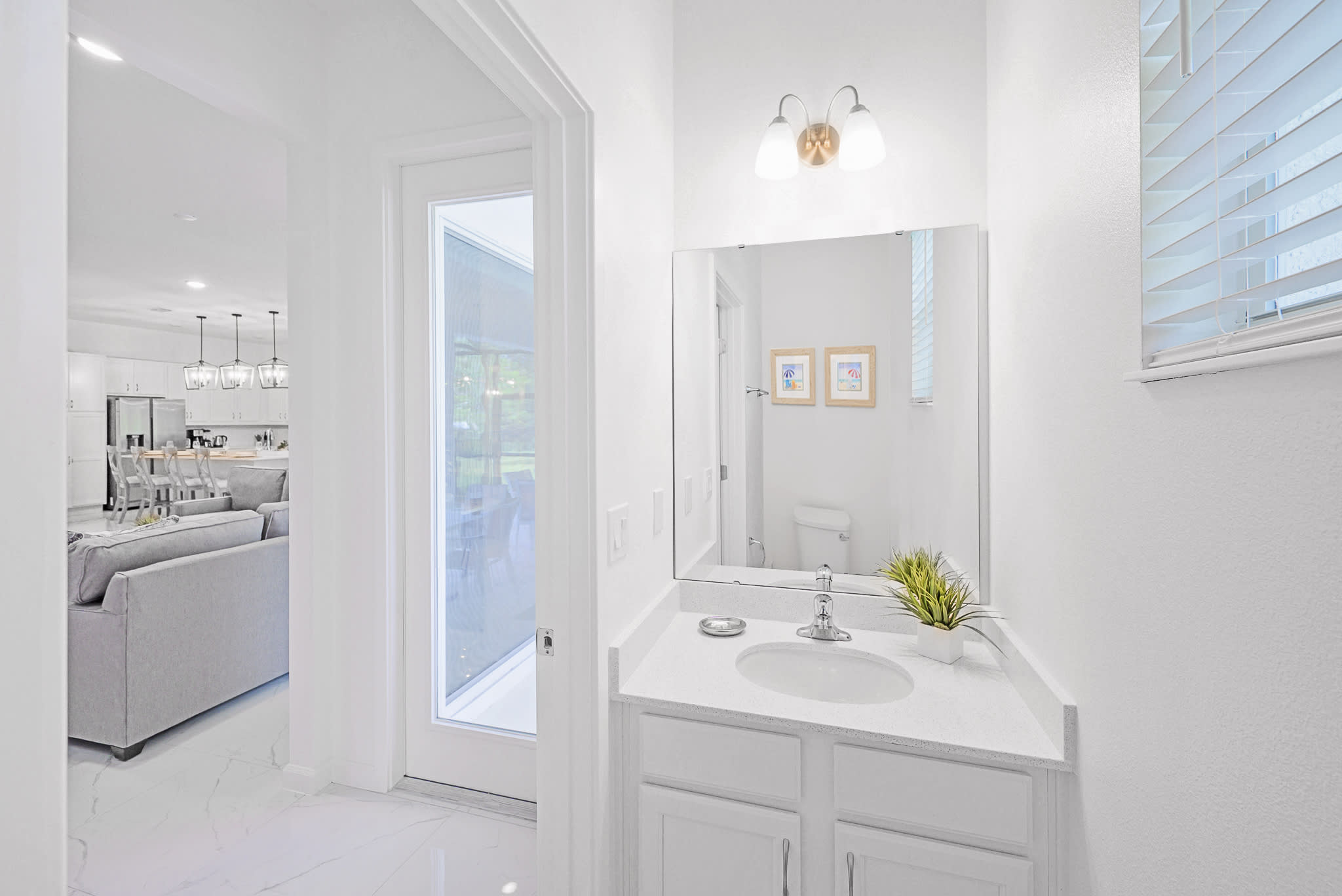 Full Bathroom 1
