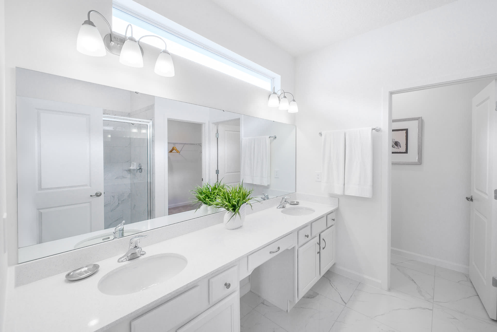 Full Bathroom 2