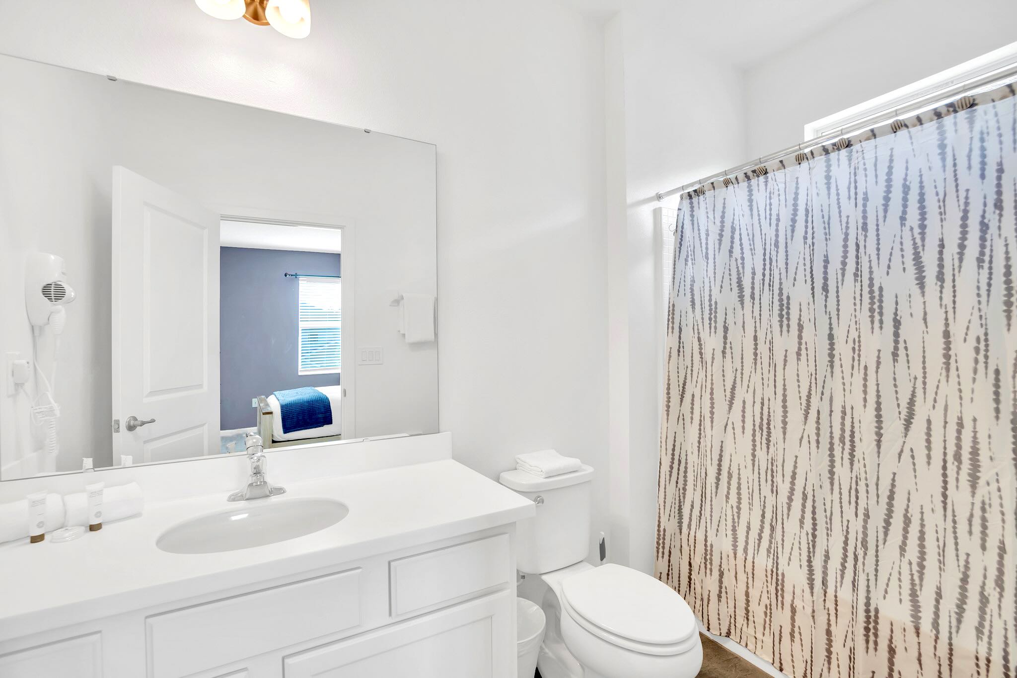 Full Bathroom 1
