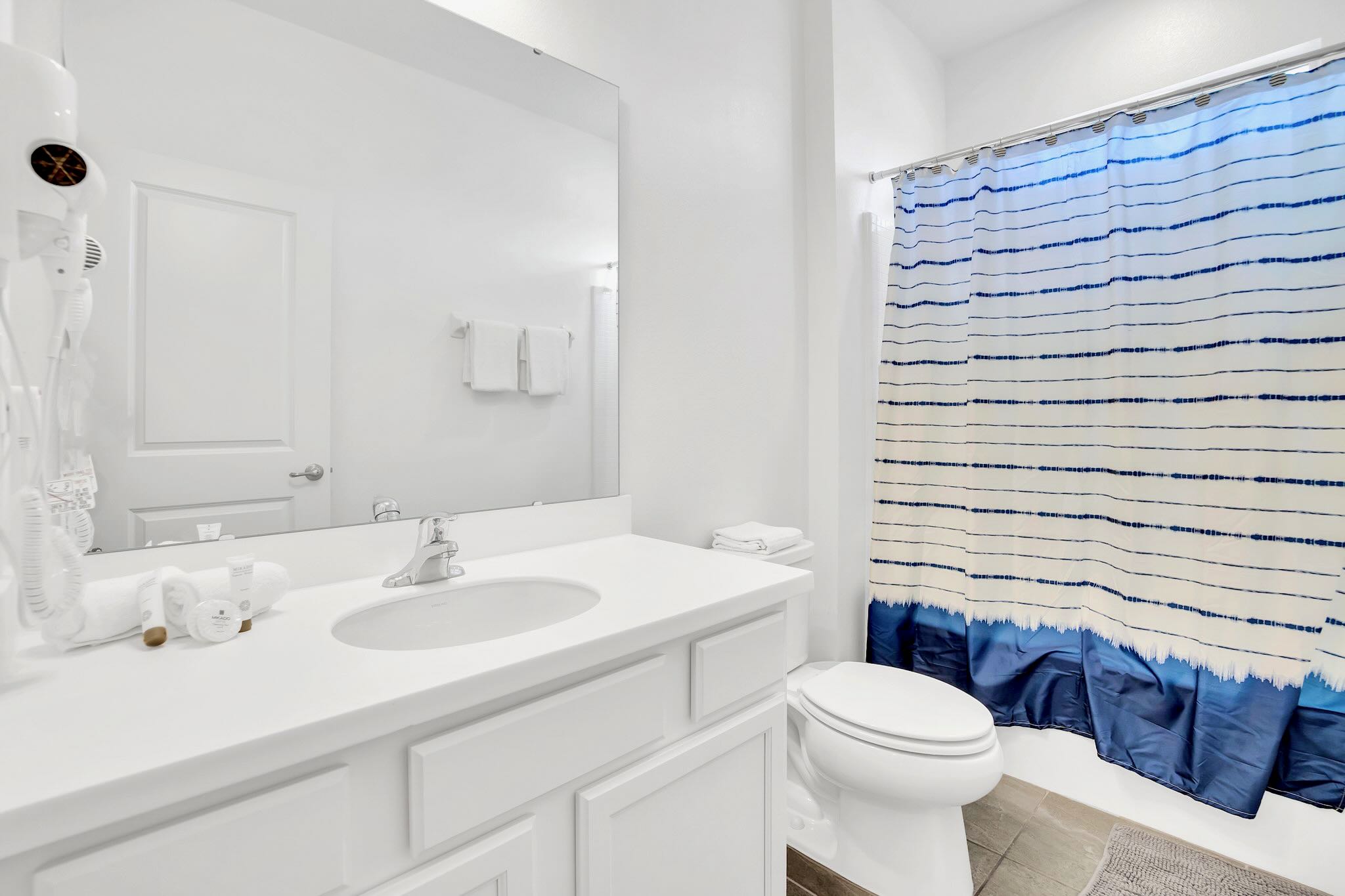 Full Bathroom 2