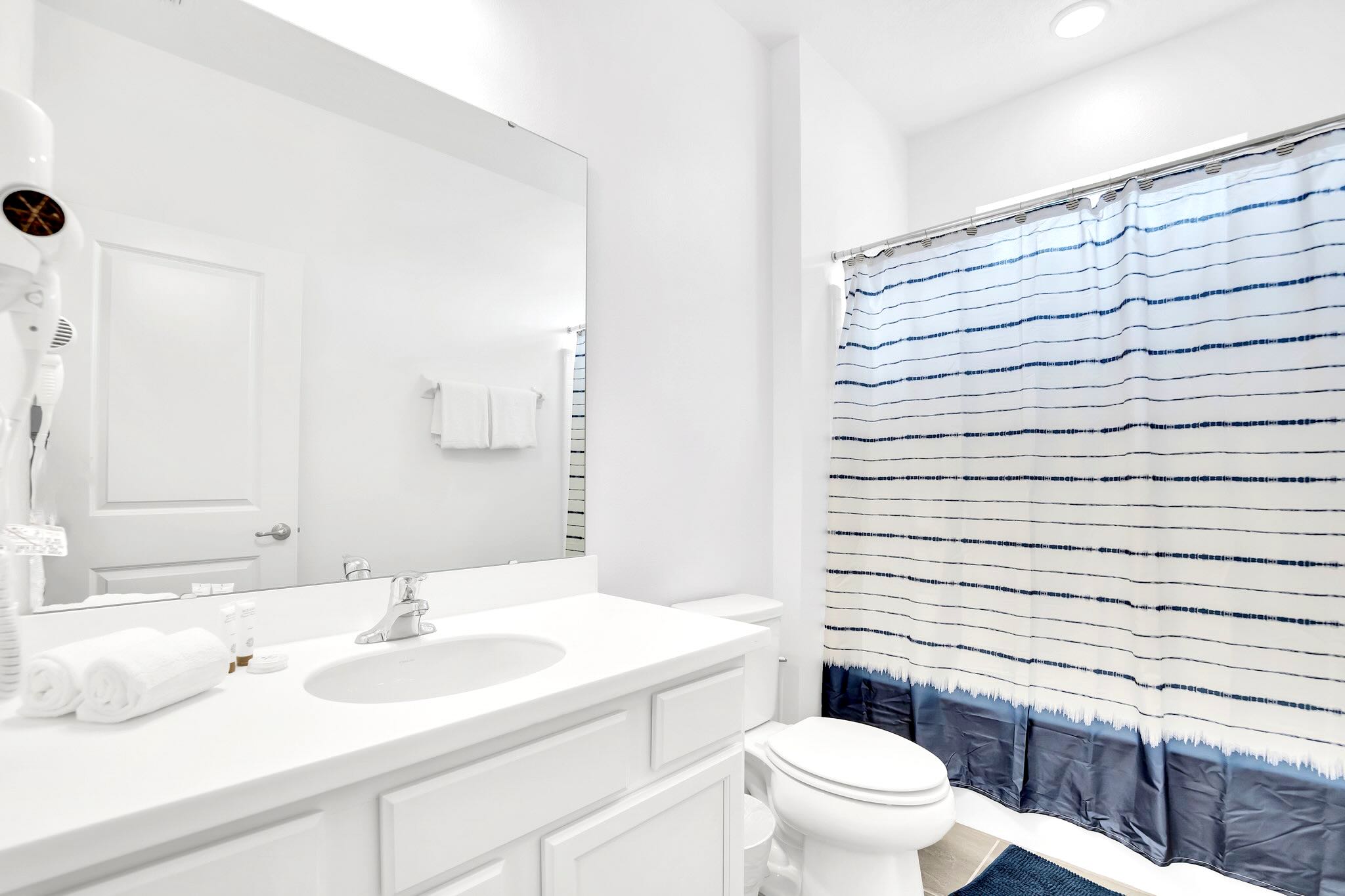 Full Bathroom 3
