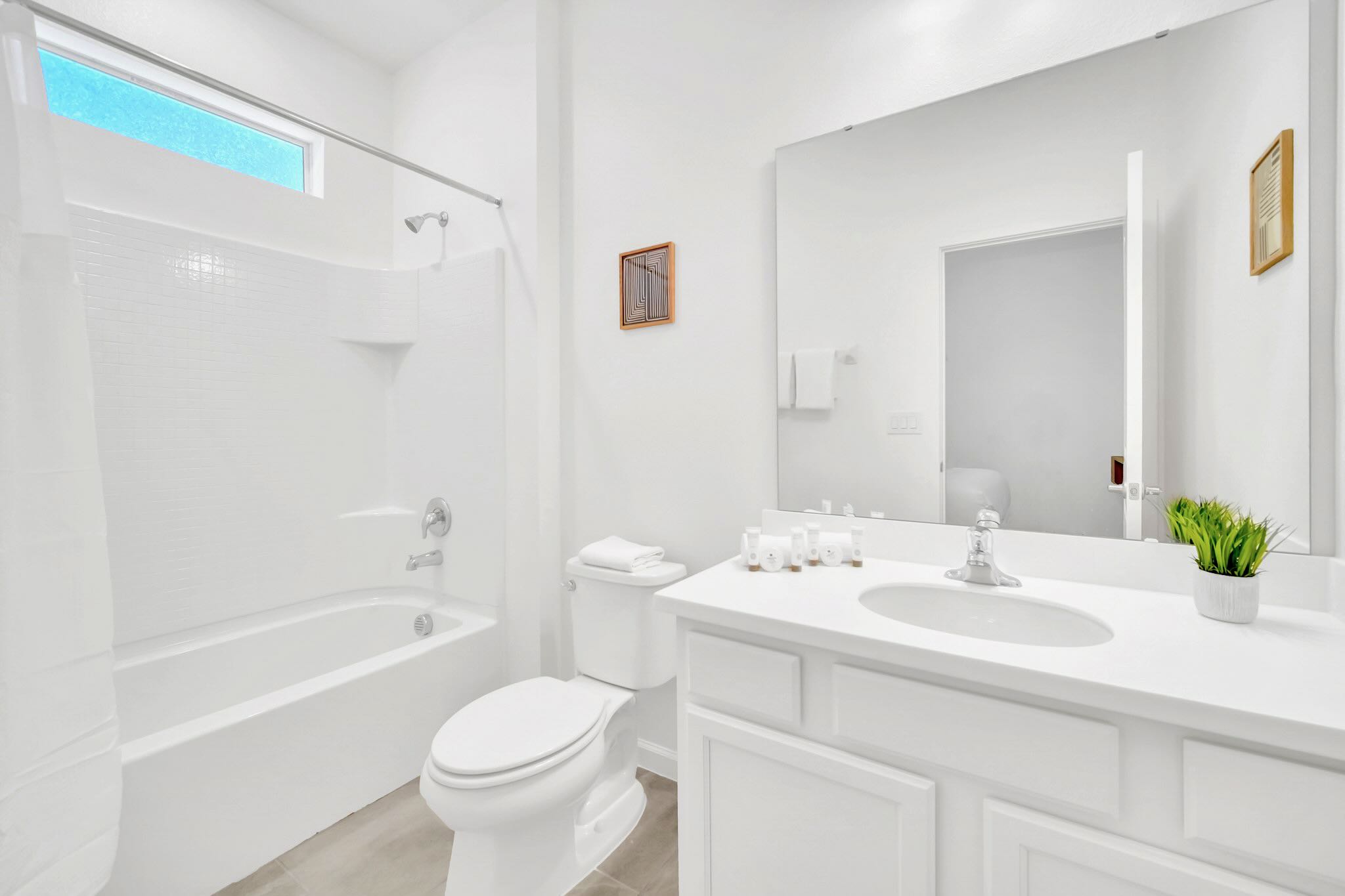 Full Bathroom 3