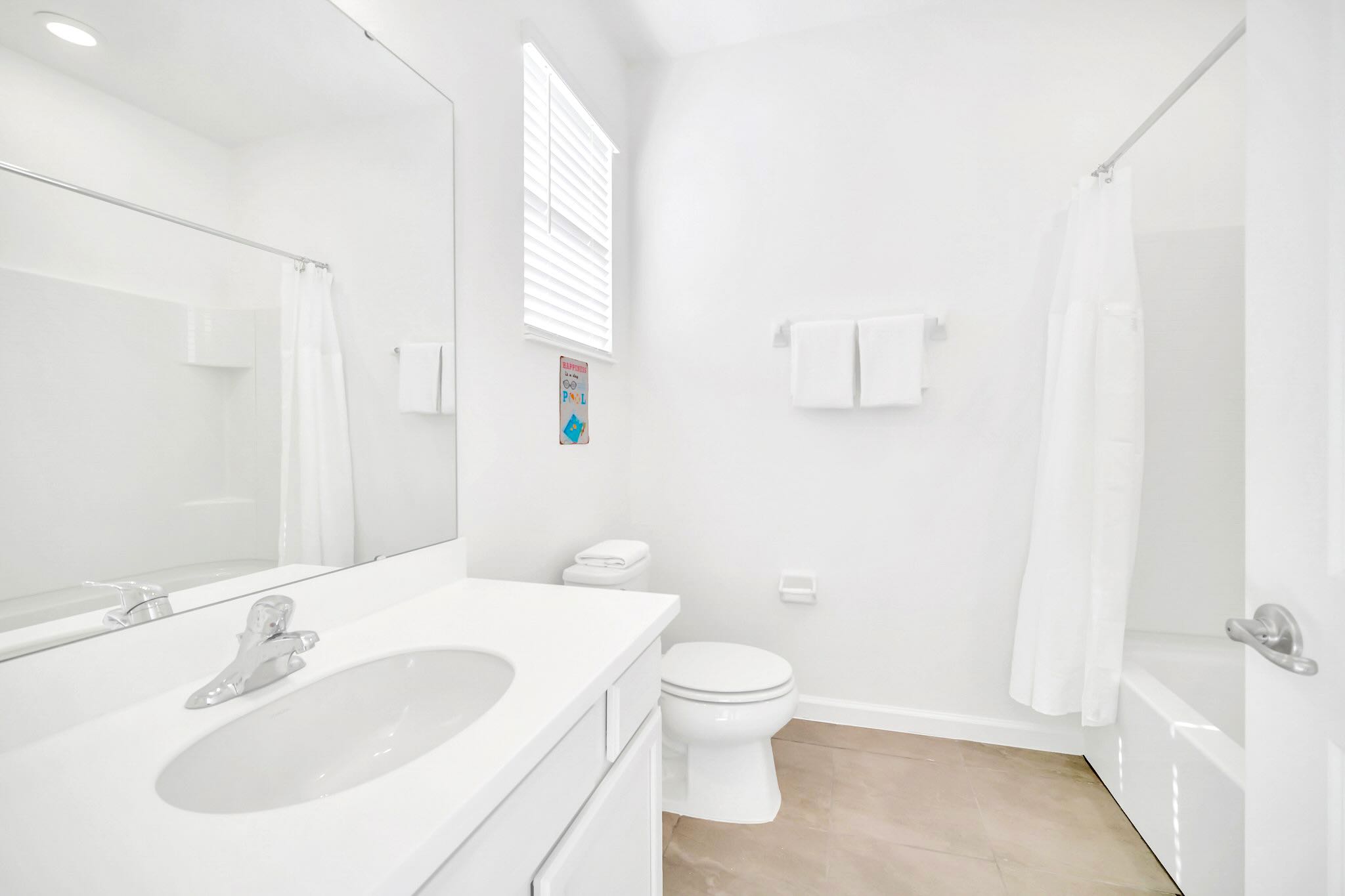 Full Bathroom 2