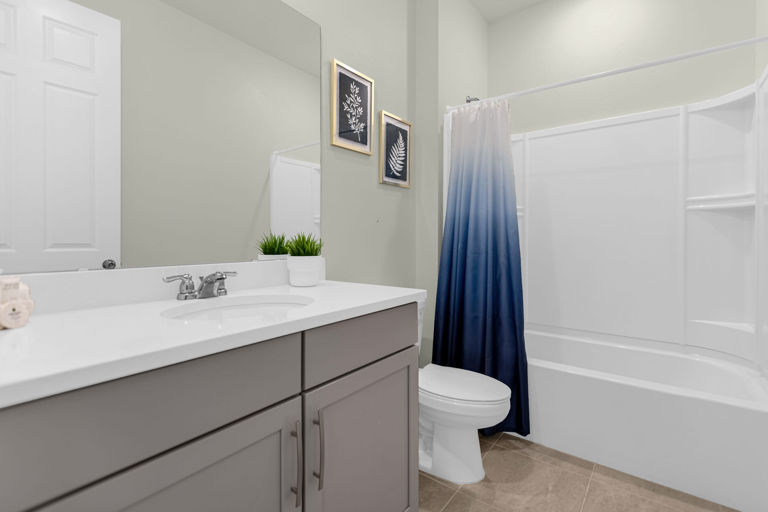 Full Bathroom 3