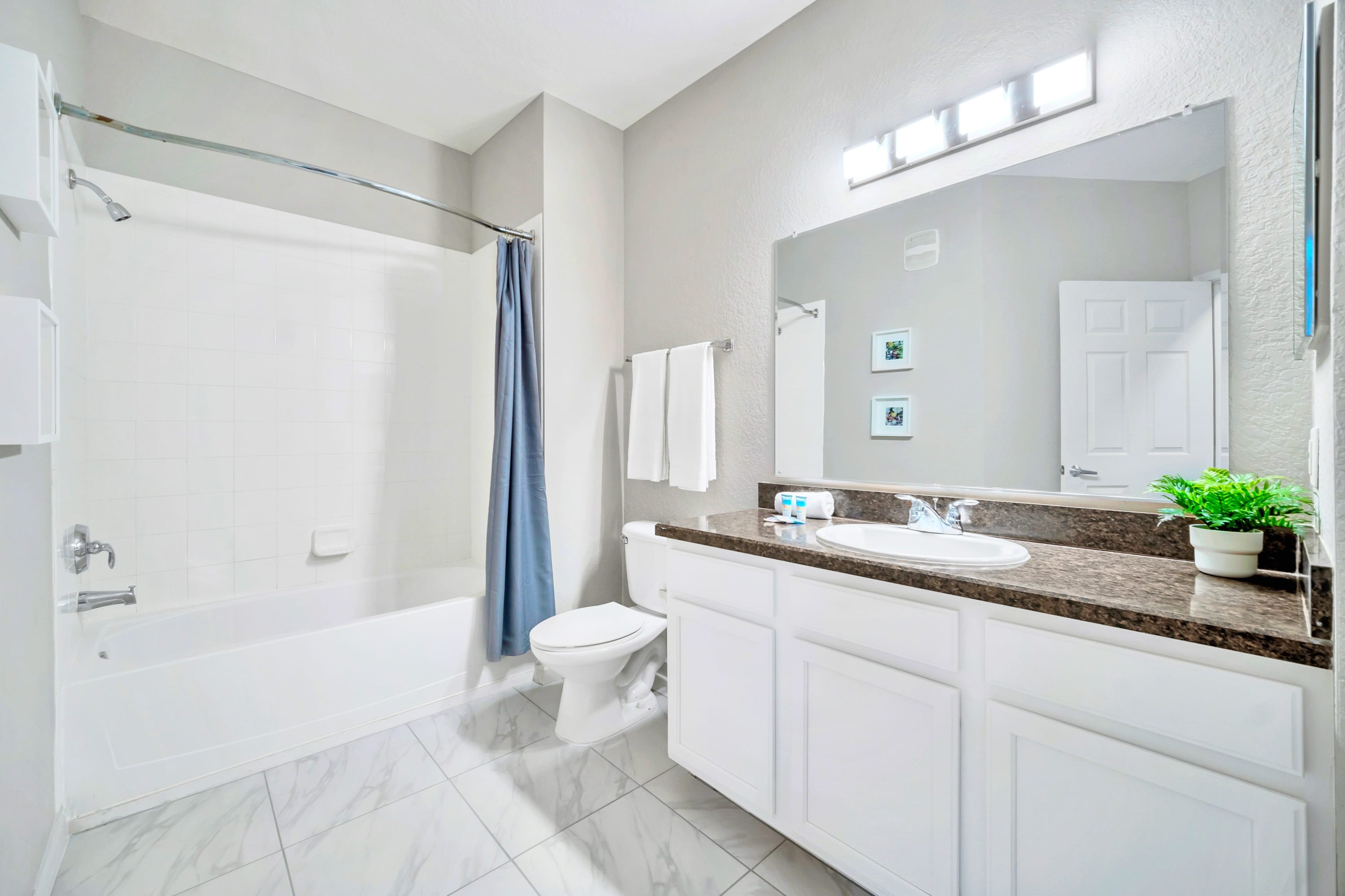 Full Bathroom 2