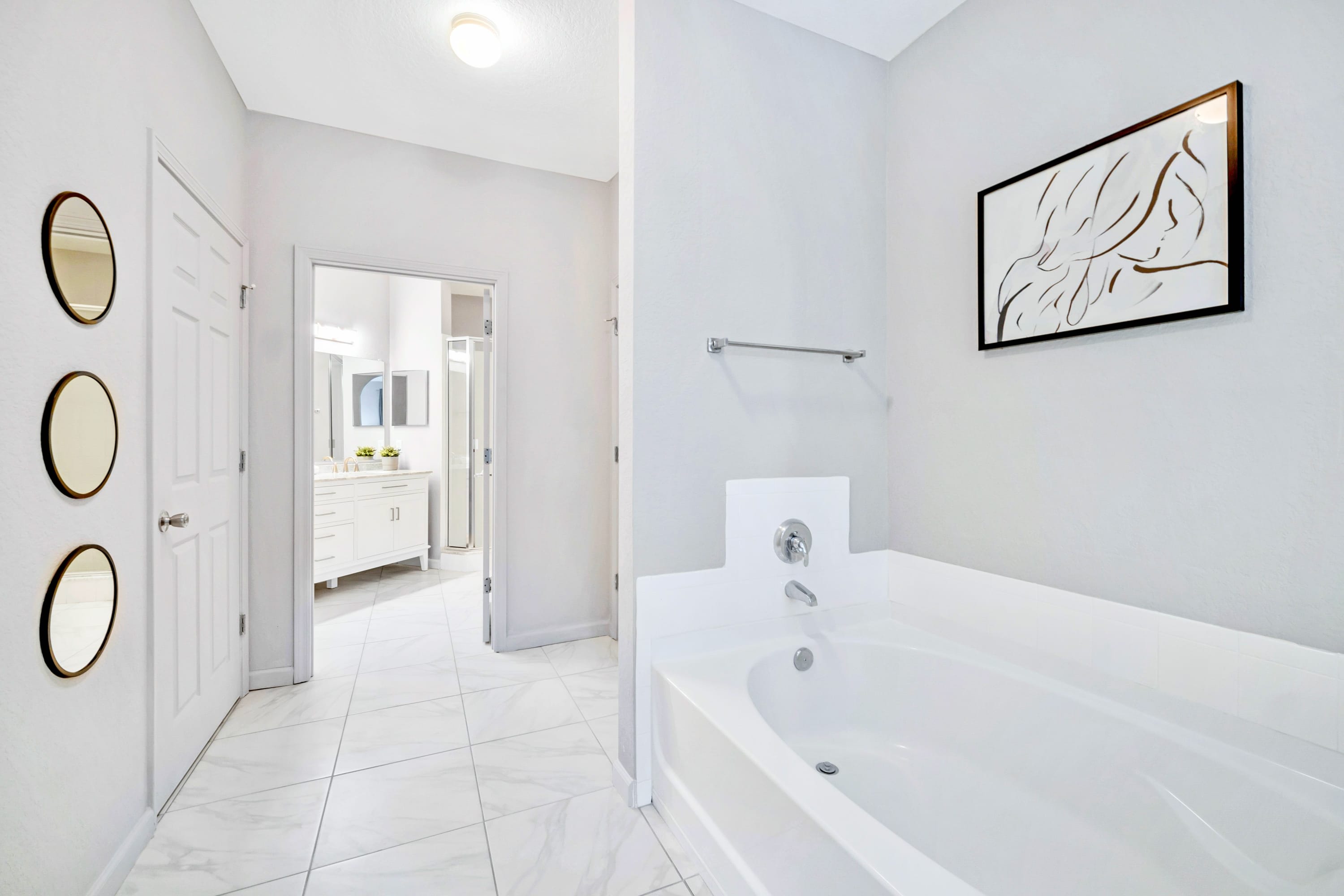 Full Bathroom 1